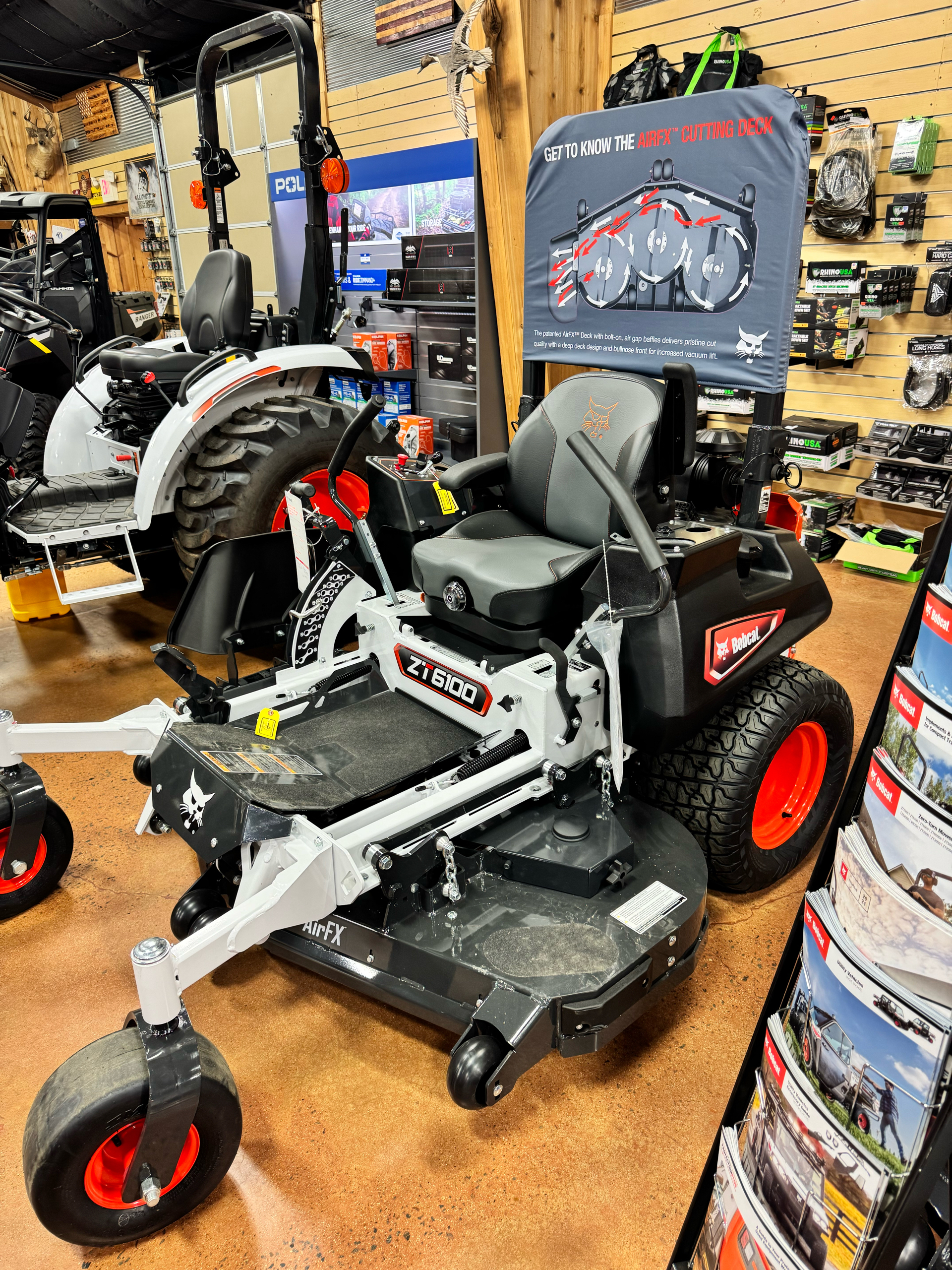 2024 Bobcat ZT6100 61 in. Kawasaki FX850V EFI 29.5 hp in Jacksonville, Arkansas - Photo 2