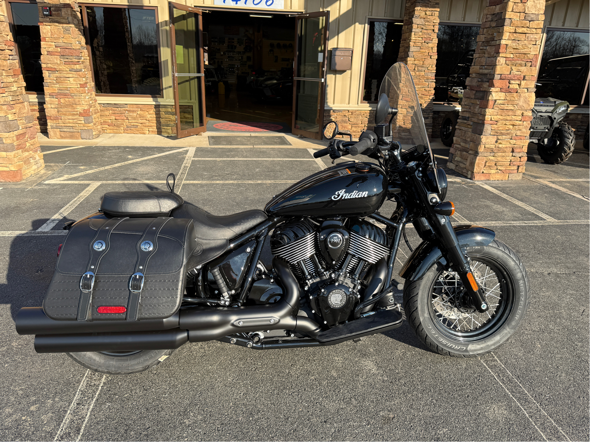 2025 Indian Motorcycle Super Chief Dark Horse in Jacksonville, Arkansas - Photo 2