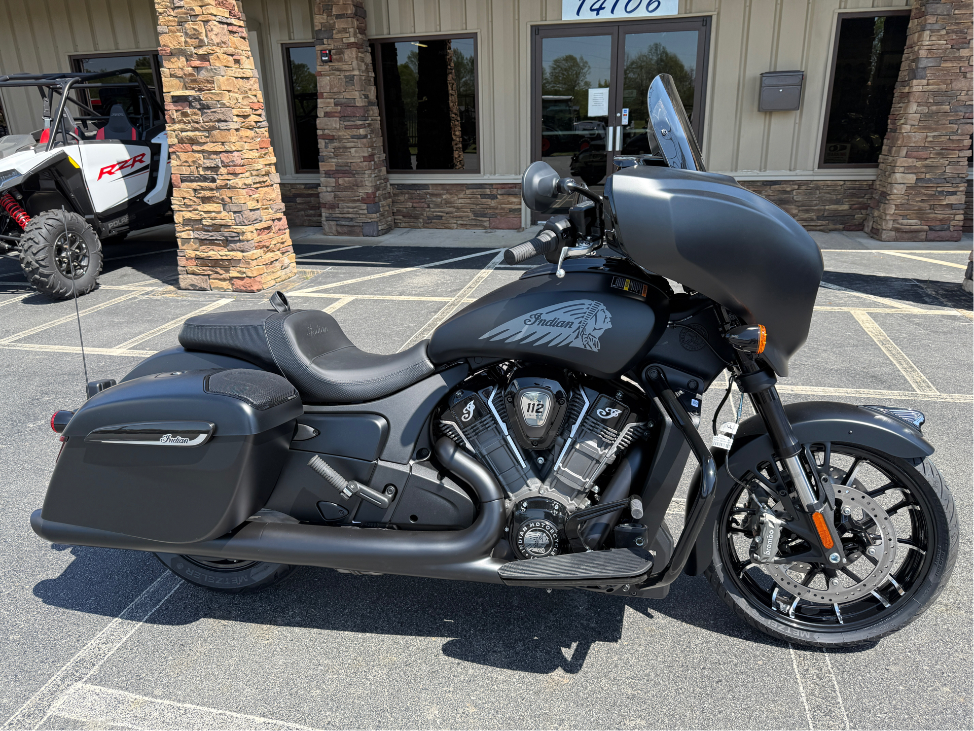 2025 Indian Motorcycle Chieftain® PowerPlus Dark Horse with 112 and PowerBand Audio Package in Jacksonville, Arkansas - Photo 2