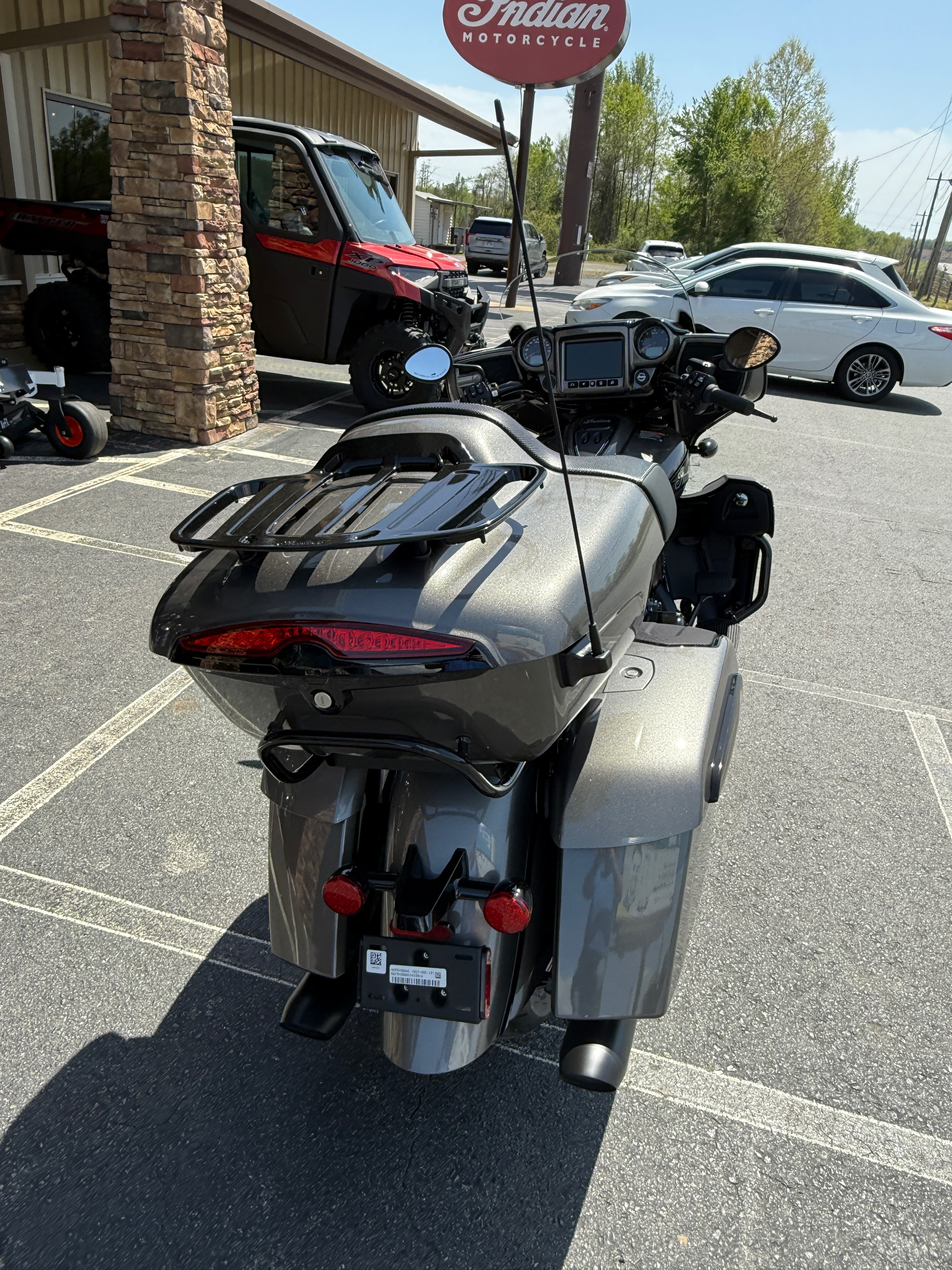 2025 Indian Motorcycle Roadmaster® Dark Horse® with PowerBand Audio Package in Jacksonville, Arkansas - Photo 4