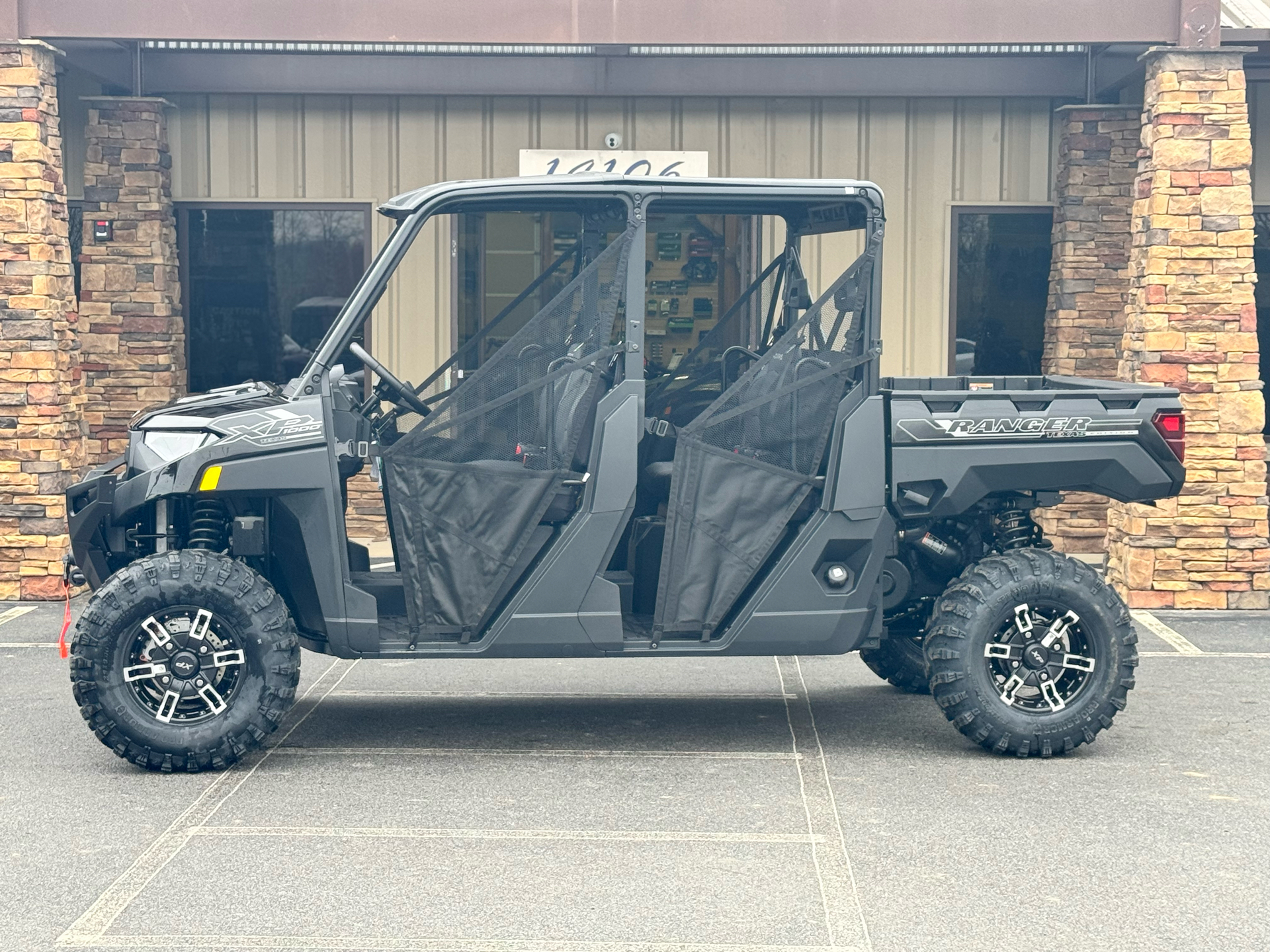 2025 Polaris Ranger Crew XP 1000 Premium in Jacksonville, Arkansas - Photo 2