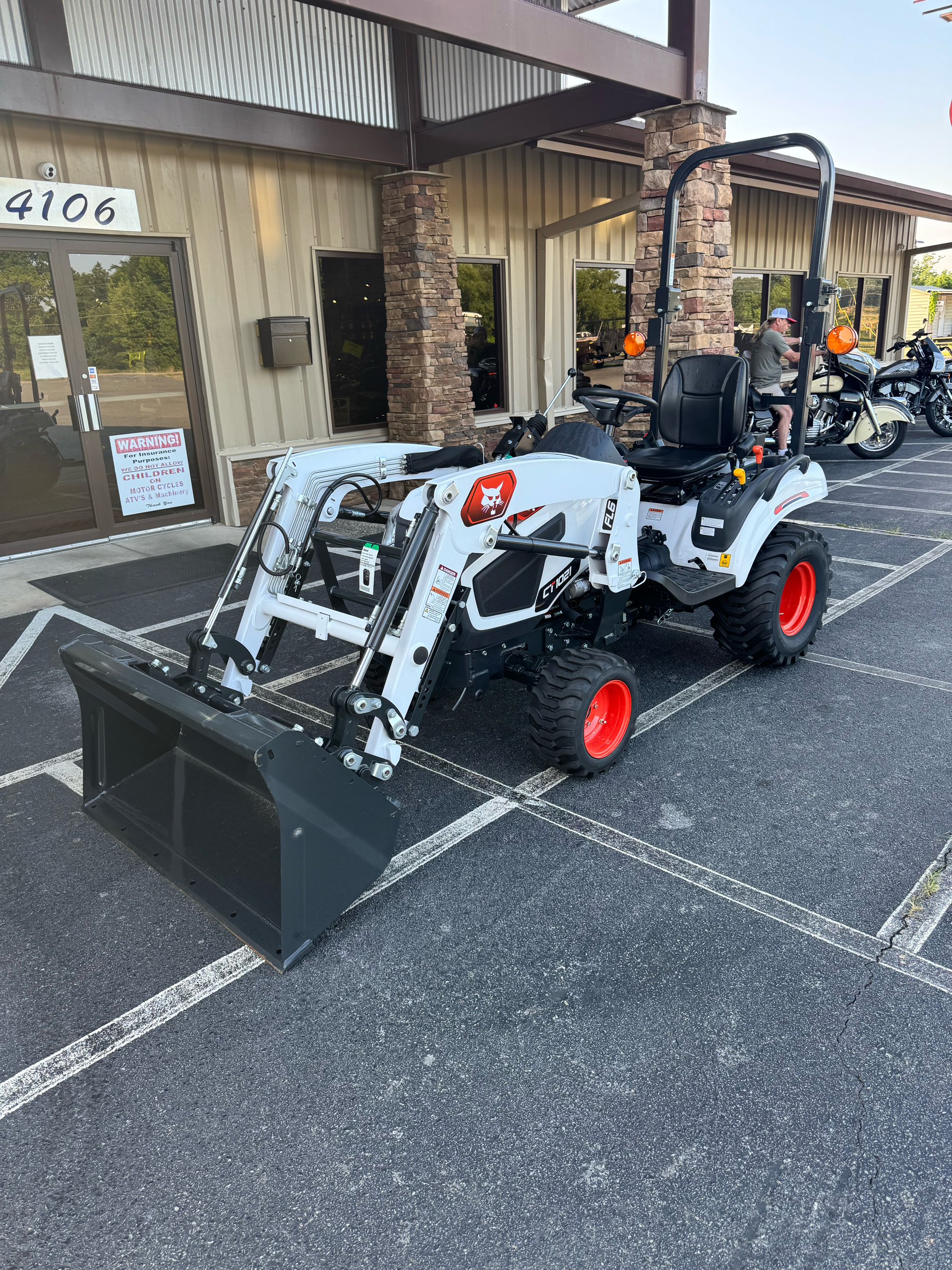 2024 Bobcat CT1021 in Jacksonville, Arkansas - Photo 2