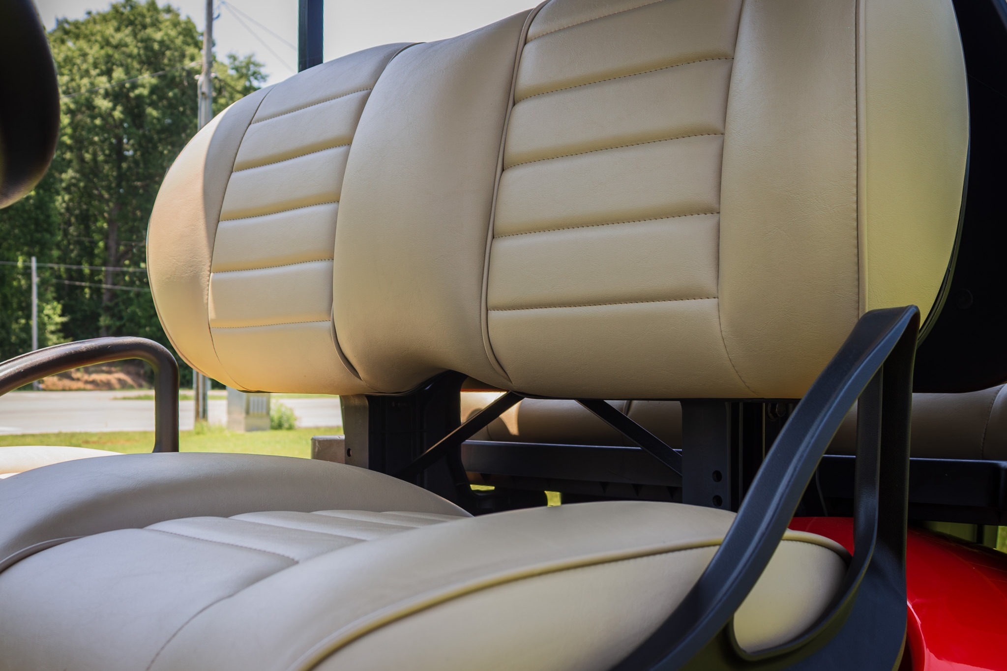 2025 EZGO EXPRESS photo 4