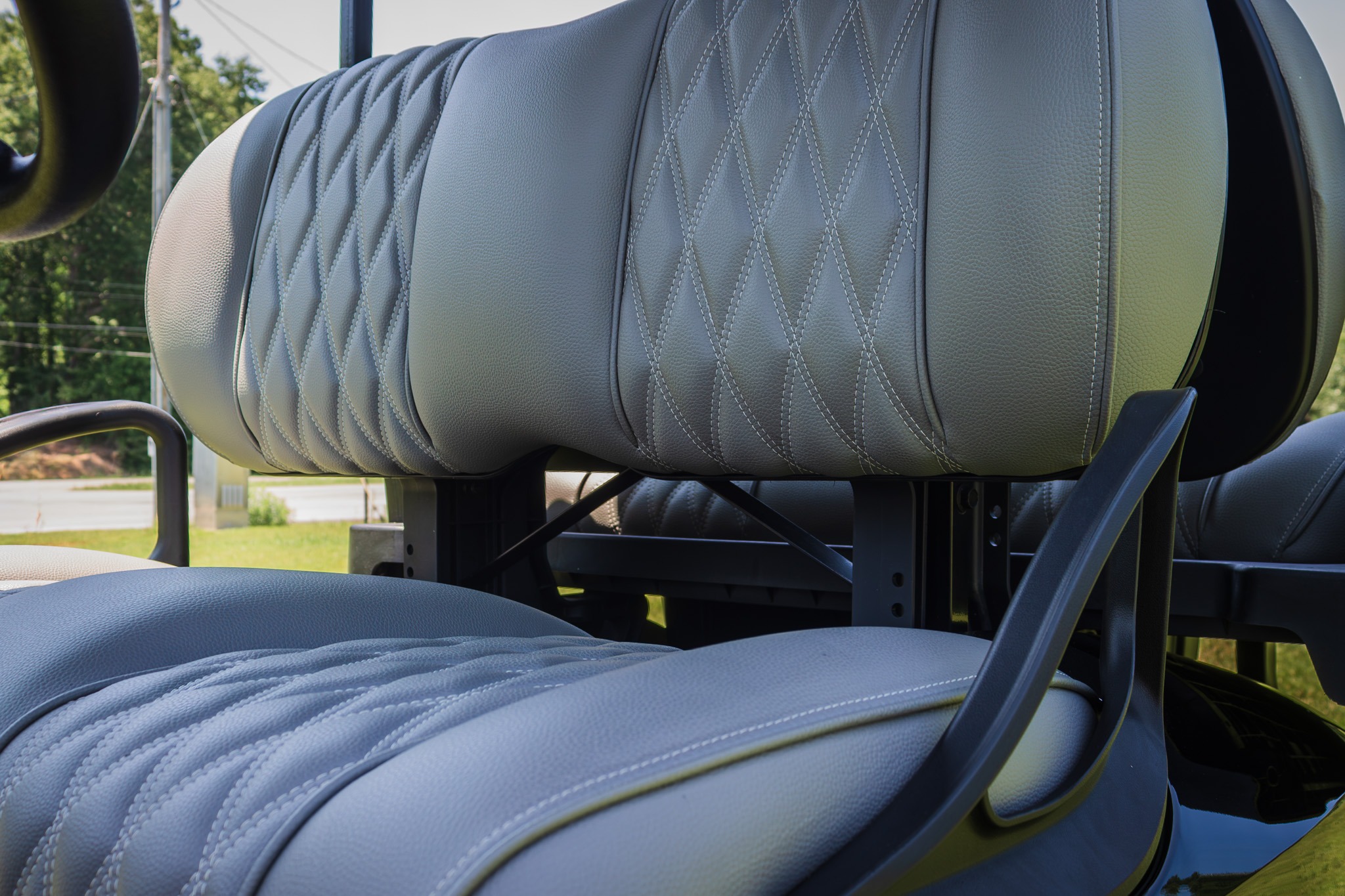 2025 EZGO EXPRESS photo 4