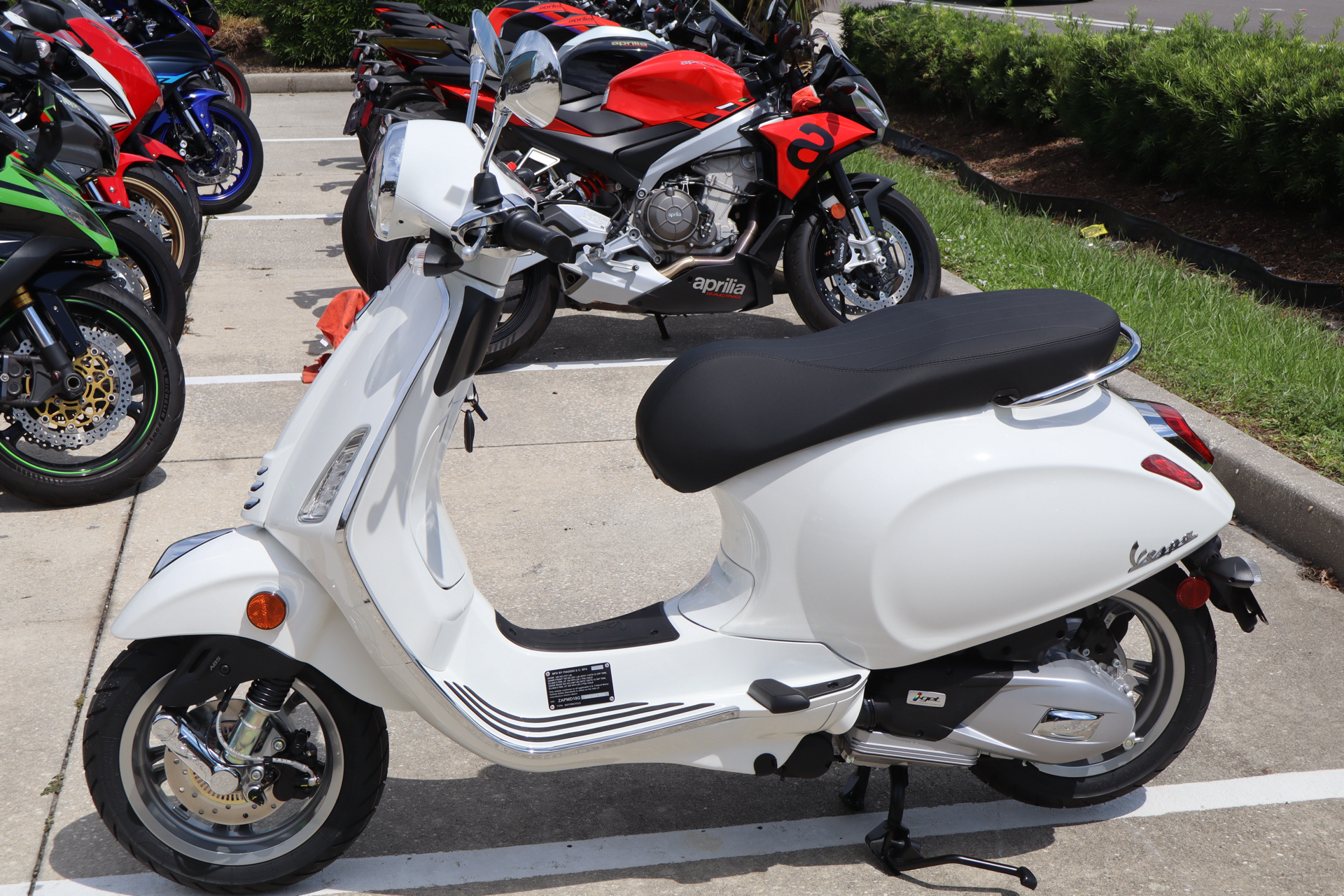 New 2025 Vespa Primavera 150, Melbourne FL | Specs, Price, Photos