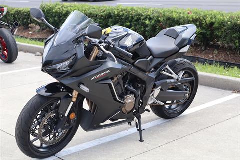 HONDA ホンダ CBR650R CBR650R E-Clutch | Middleweight Sport Bike | Honda