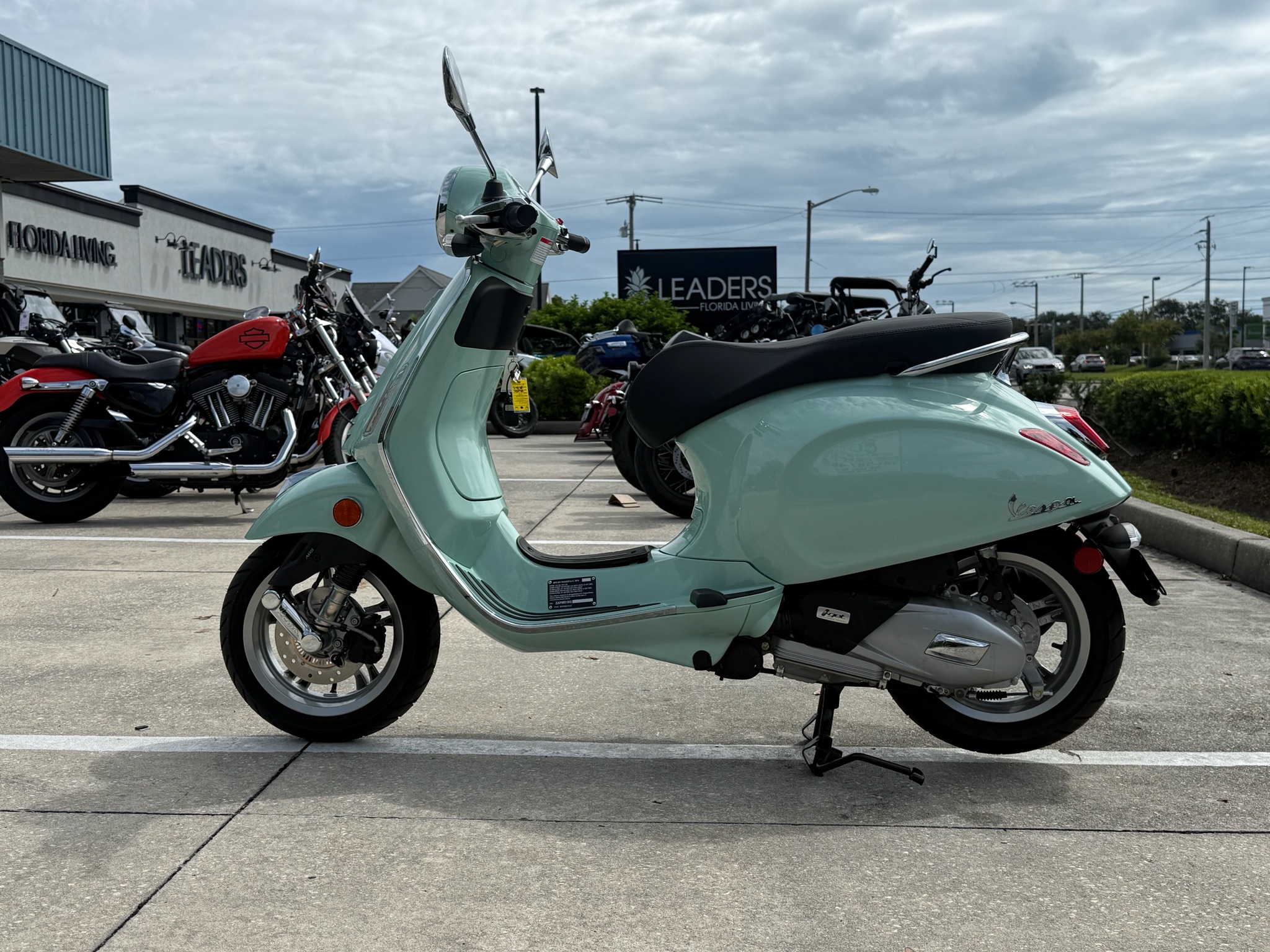 New 2025 Vespa Primavera 150, Melbourne FL | Specs, Price, Photos