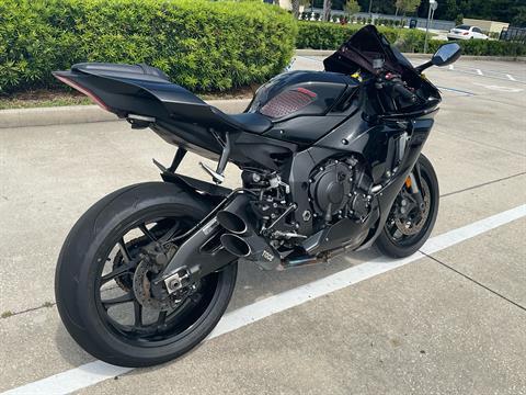 R① Kawasaki Ninja ZX-10R 2024 vs Yamaha R1 2023