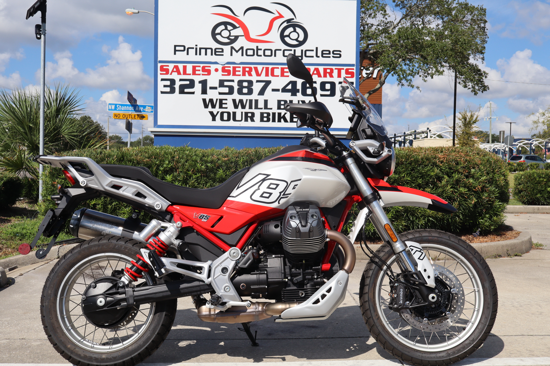 V85 Moto Guzzi 100 Year Anniversary Models 2021 Moto Guzzi V85 TT