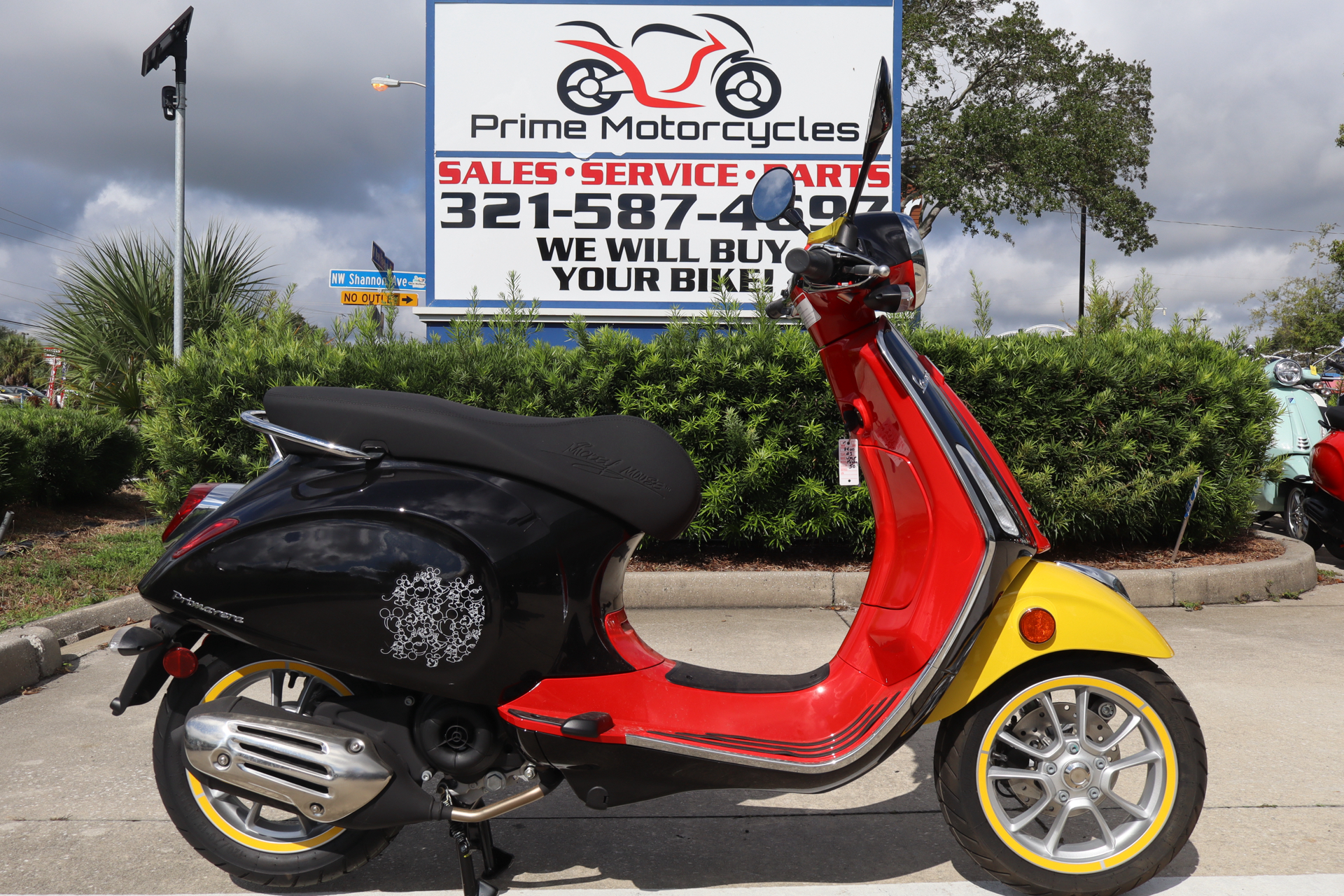 New 2023 Vespa Primavera 150 Disney Mickey Mouse Edition By Vespa 