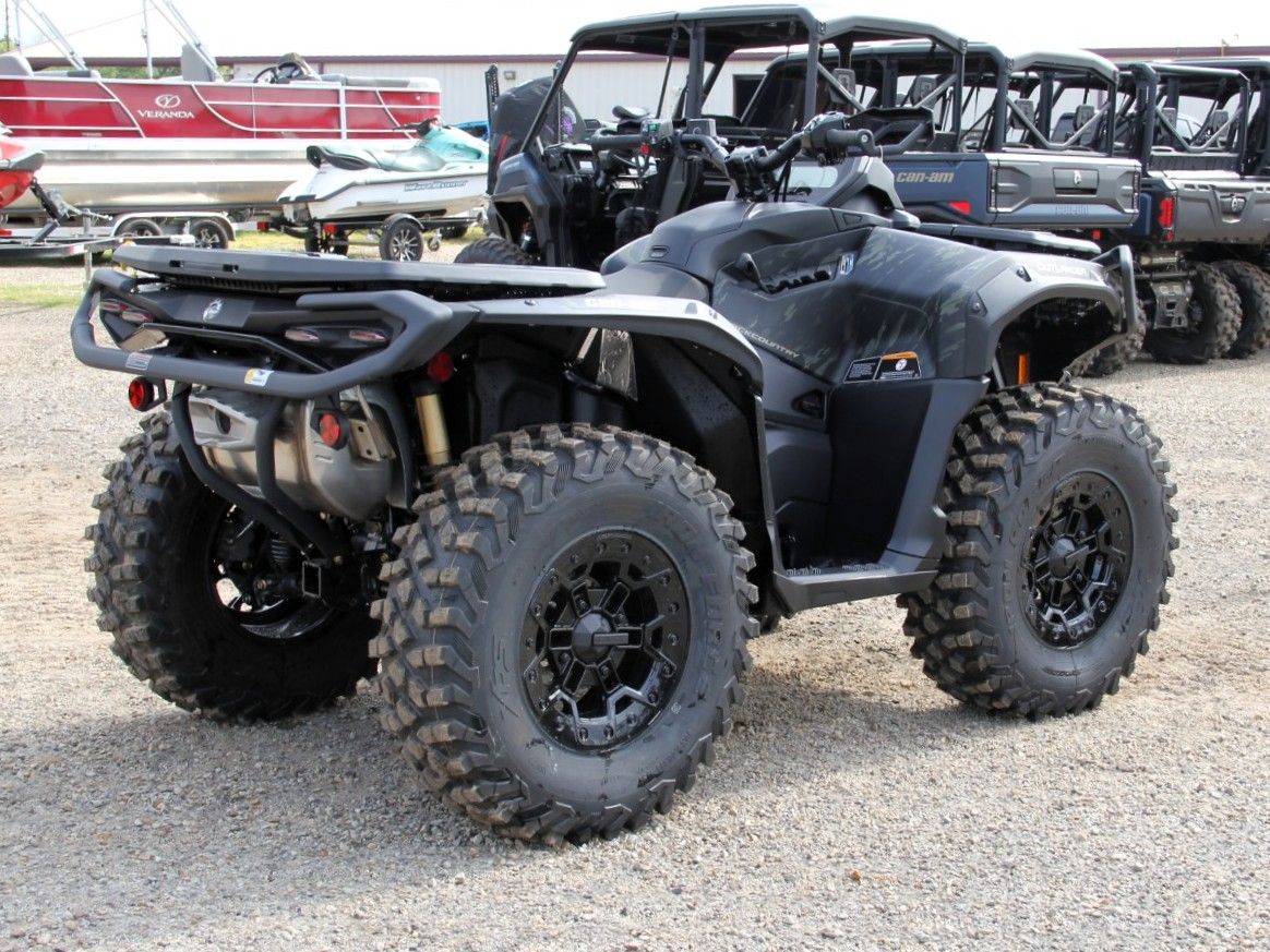 2026 Can-Am™ Outlander Backcountry 1000R 7