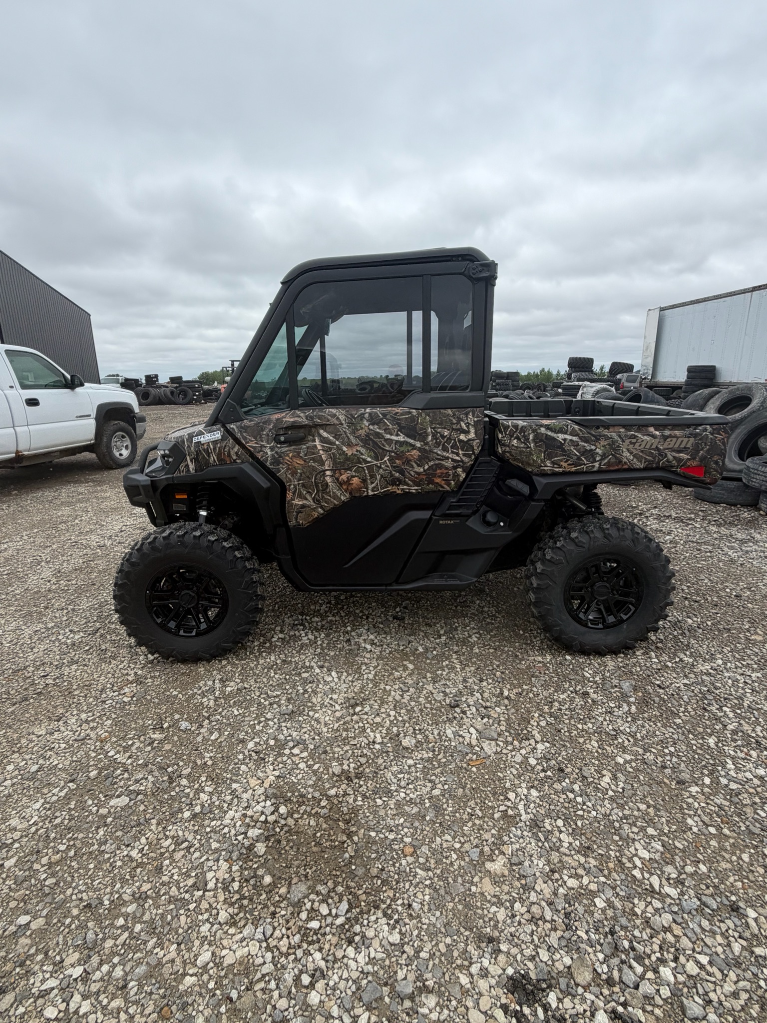 2026 Can-Am™ Defender Limited HD11 2