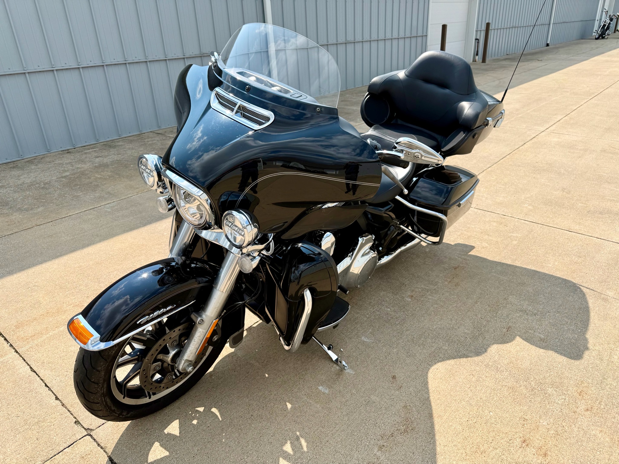 2016 Harley-Davidson Electra Glide® Ultra Classic® Low 3