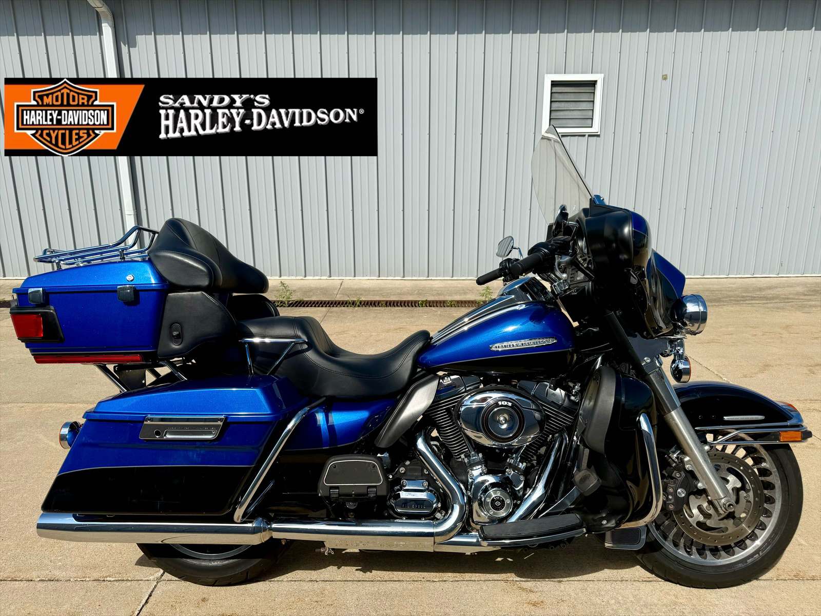 Harley-Davidson2013FLHTK Electra Glide模型 2013 Harley Davidson FLHTK Electra Glide Ultra 1/12 Scale