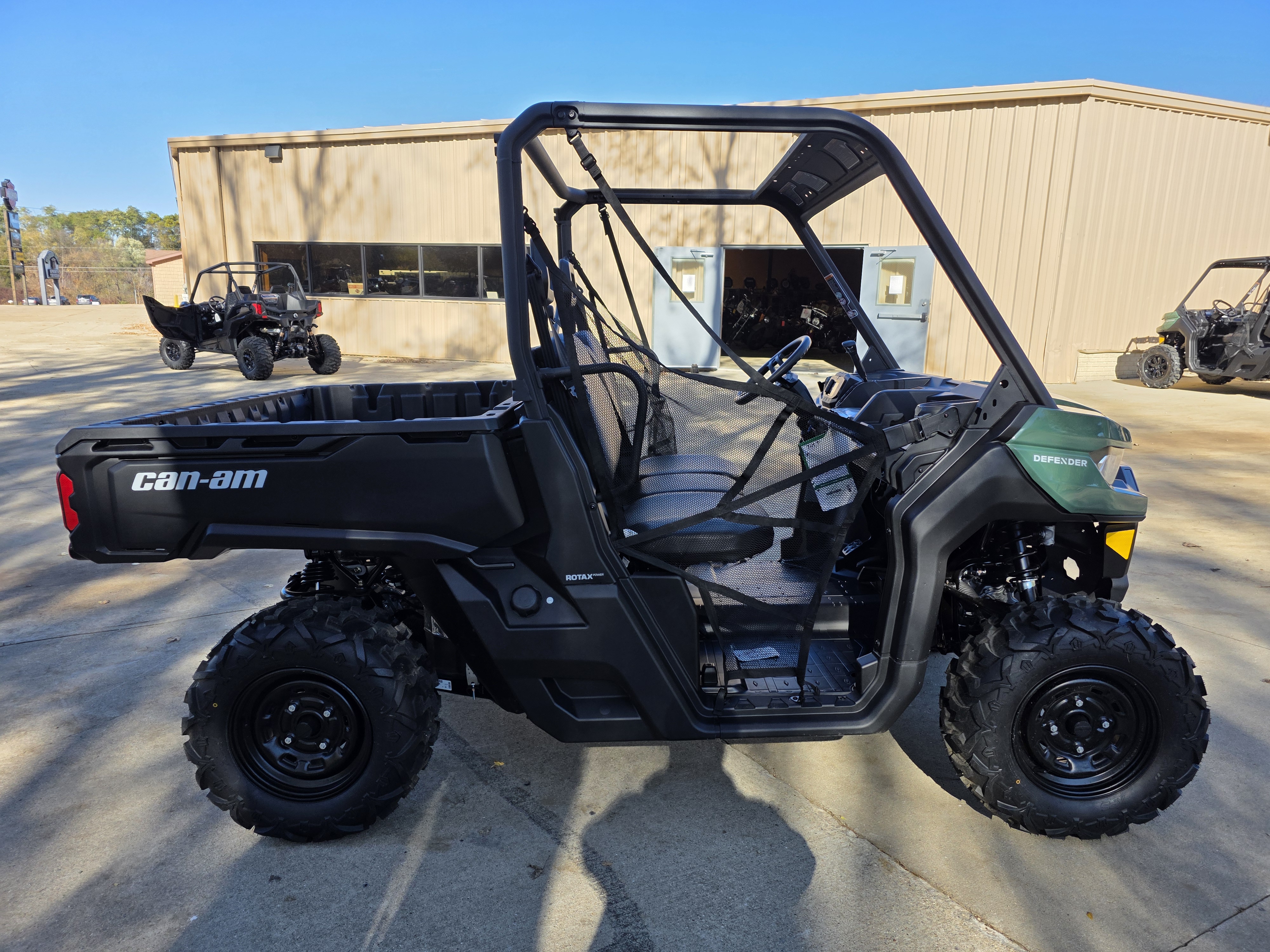 New 2025 Can-Am Defender HD7, Cement City MI | Specs, Price, Photos ...
