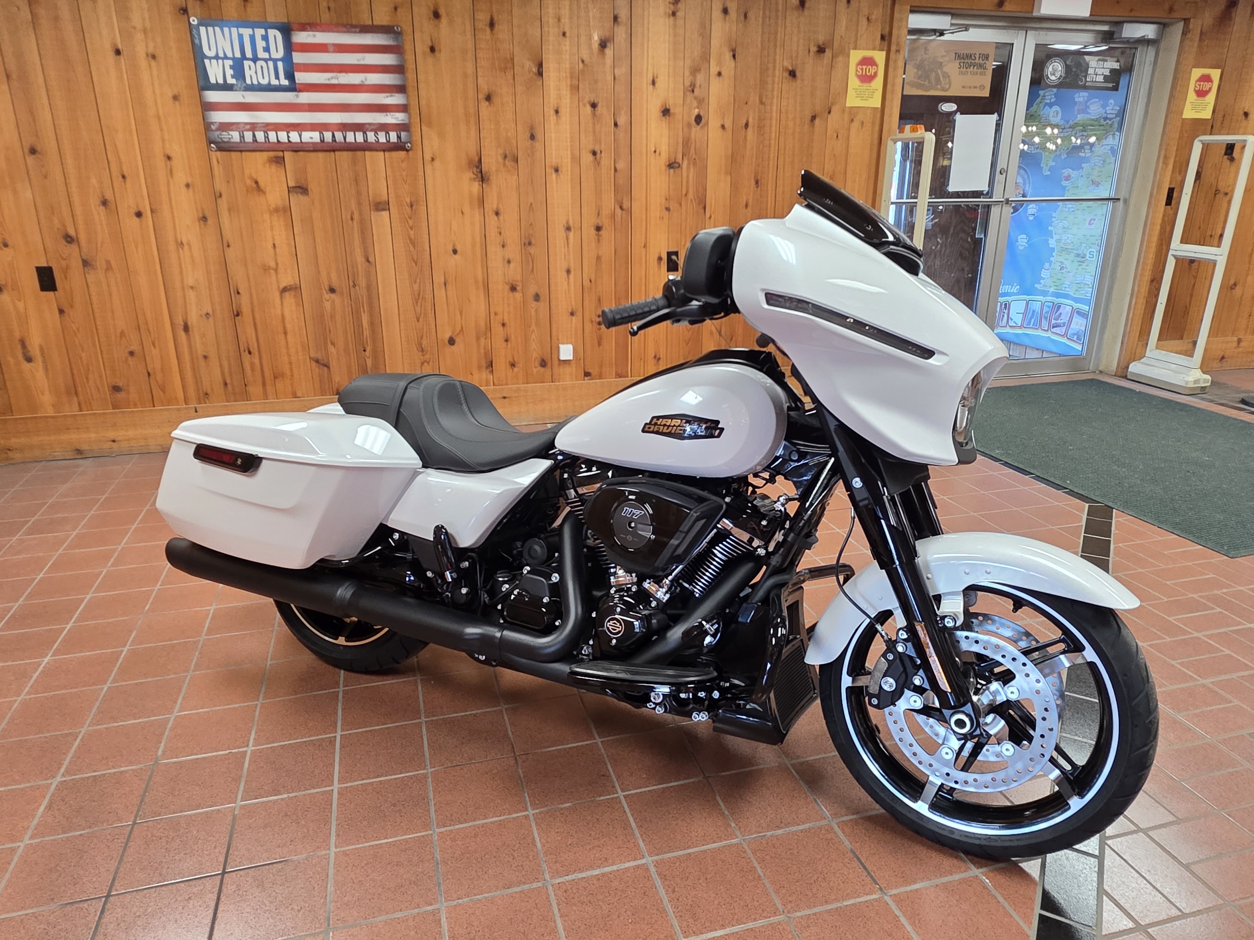 New 2025 Harley-Davidson Street Glide®, Michigan Center MI | Specs