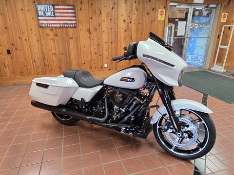 New 2025 Harley-Davidson Street Glide®, Michigan Center MI | Specs