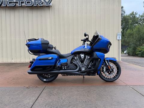 2026 Indian Pursuit Dark Horse with 112 and Powerband Audio Package