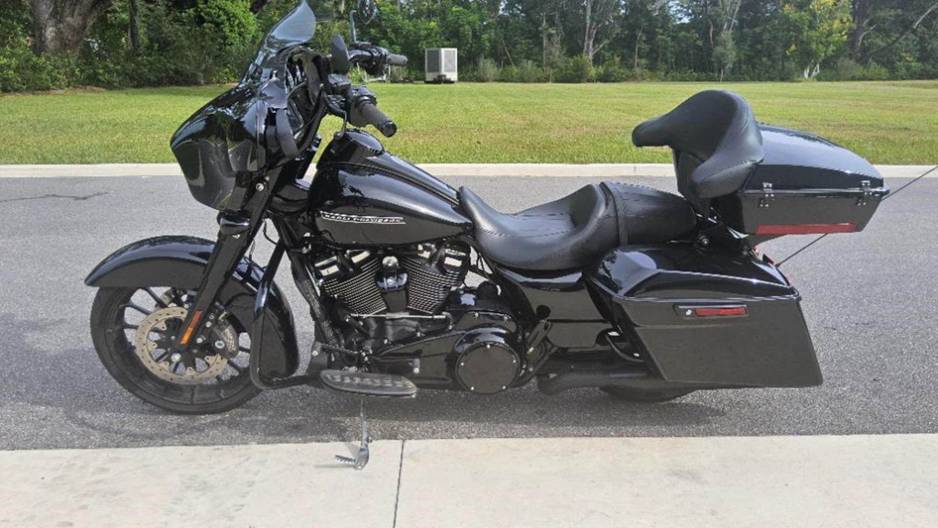 2018 Harley-Davidson Street Glide® Special 10