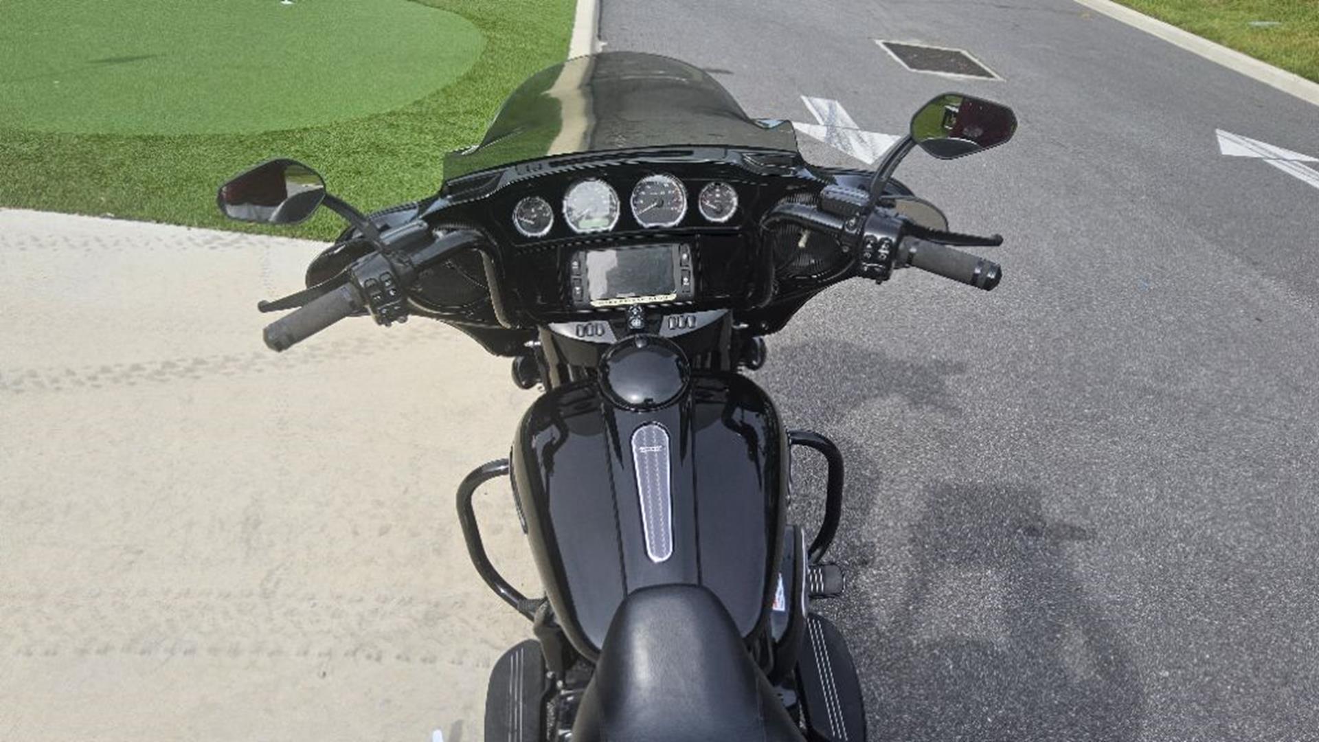 2018 Harley-Davidson Street Glide® Special 12