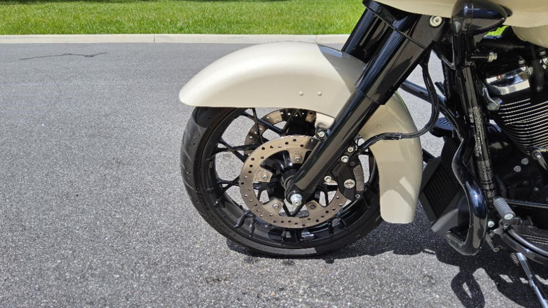 2022 Harley-Davidson Road Glide® Special 7