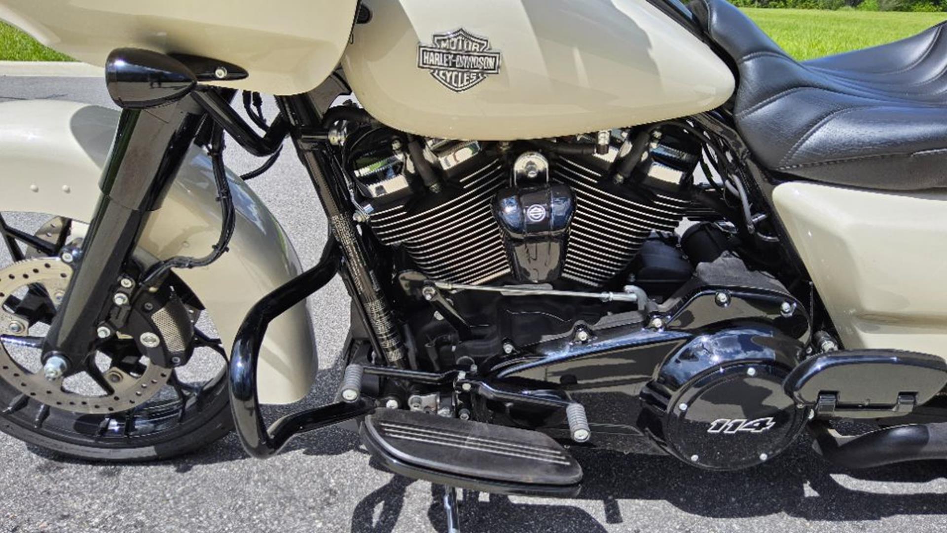 2022 Harley-Davidson Road Glide® Special 8