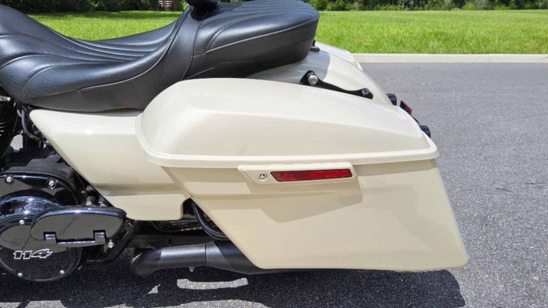 2022 Harley-Davidson Road Glide® Special 9