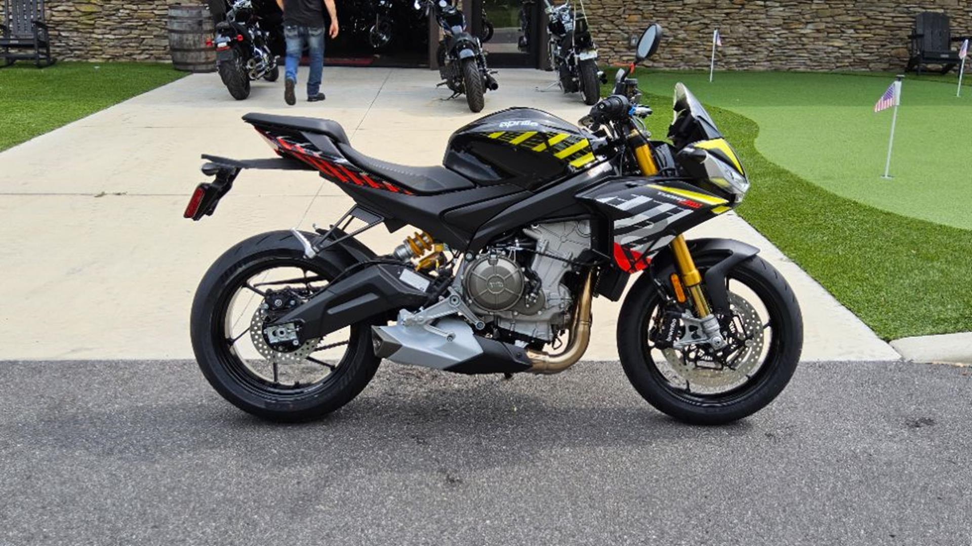 2027 Aprilia Tuono 660 Factory 1