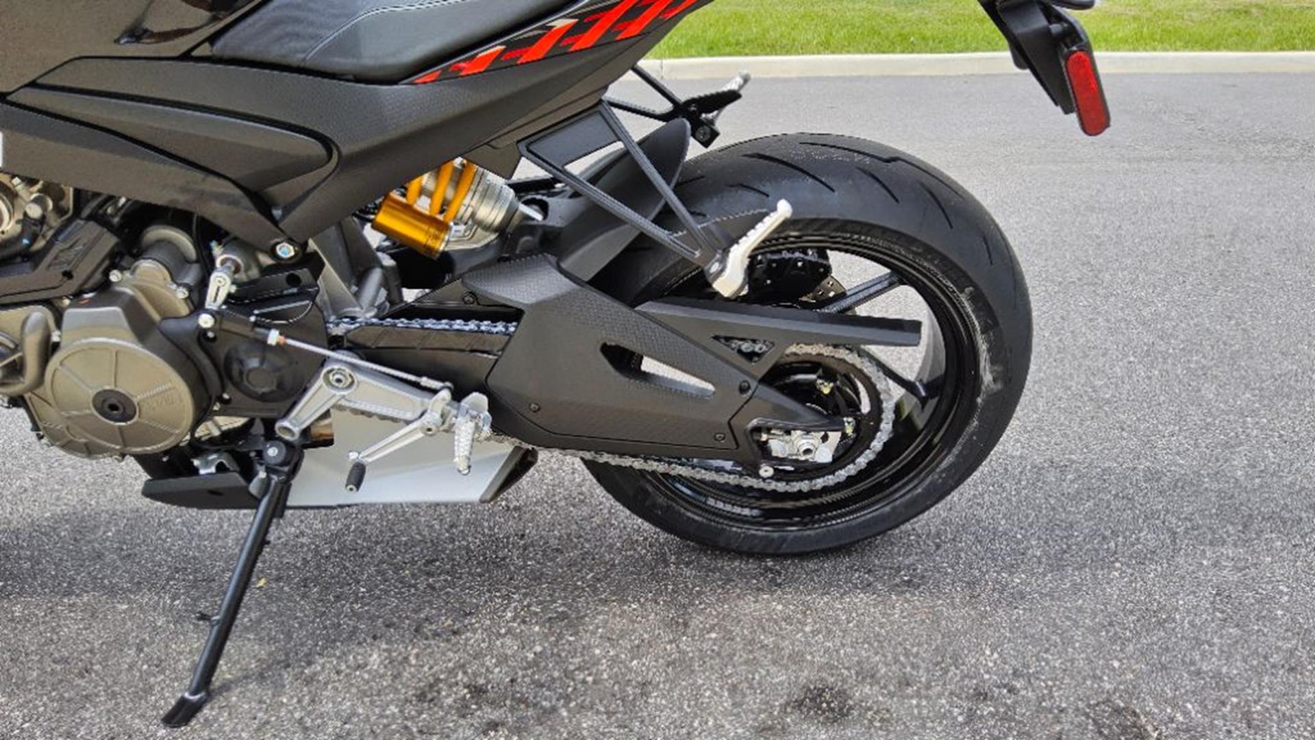 2027 Aprilia Tuono 660 Factory 9