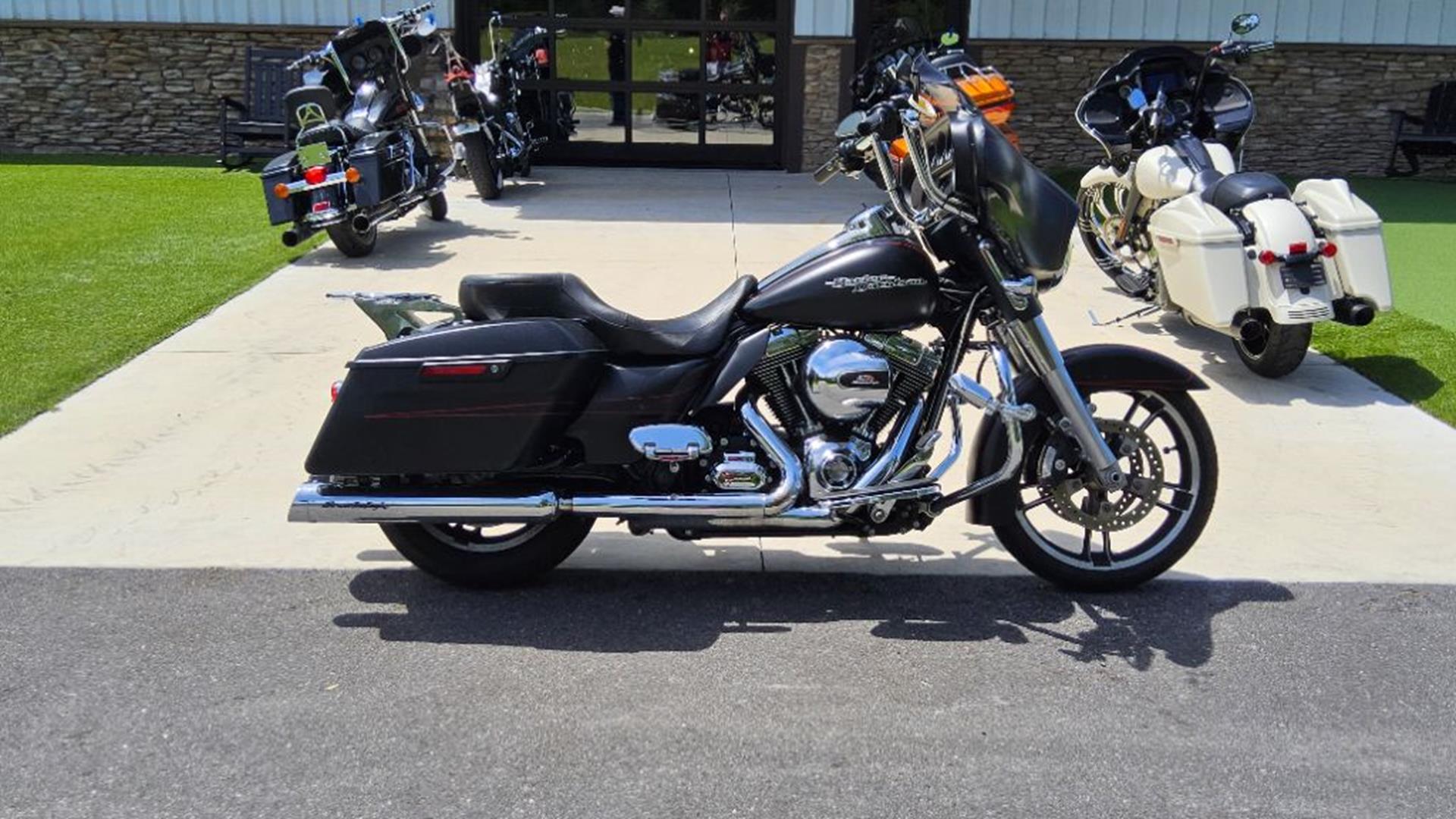 2015 Harley-Davidson Street Glide® Special 1