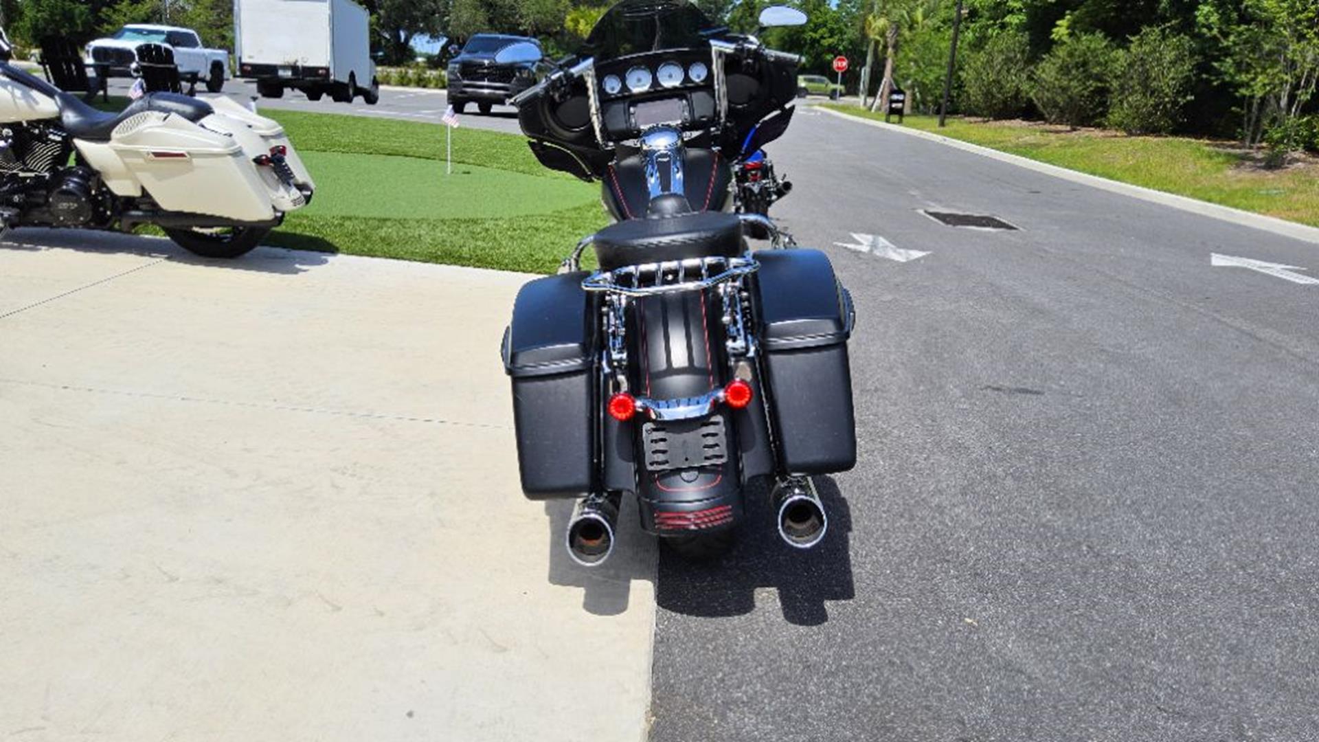 2015 Harley-Davidson Street Glide® Special 11