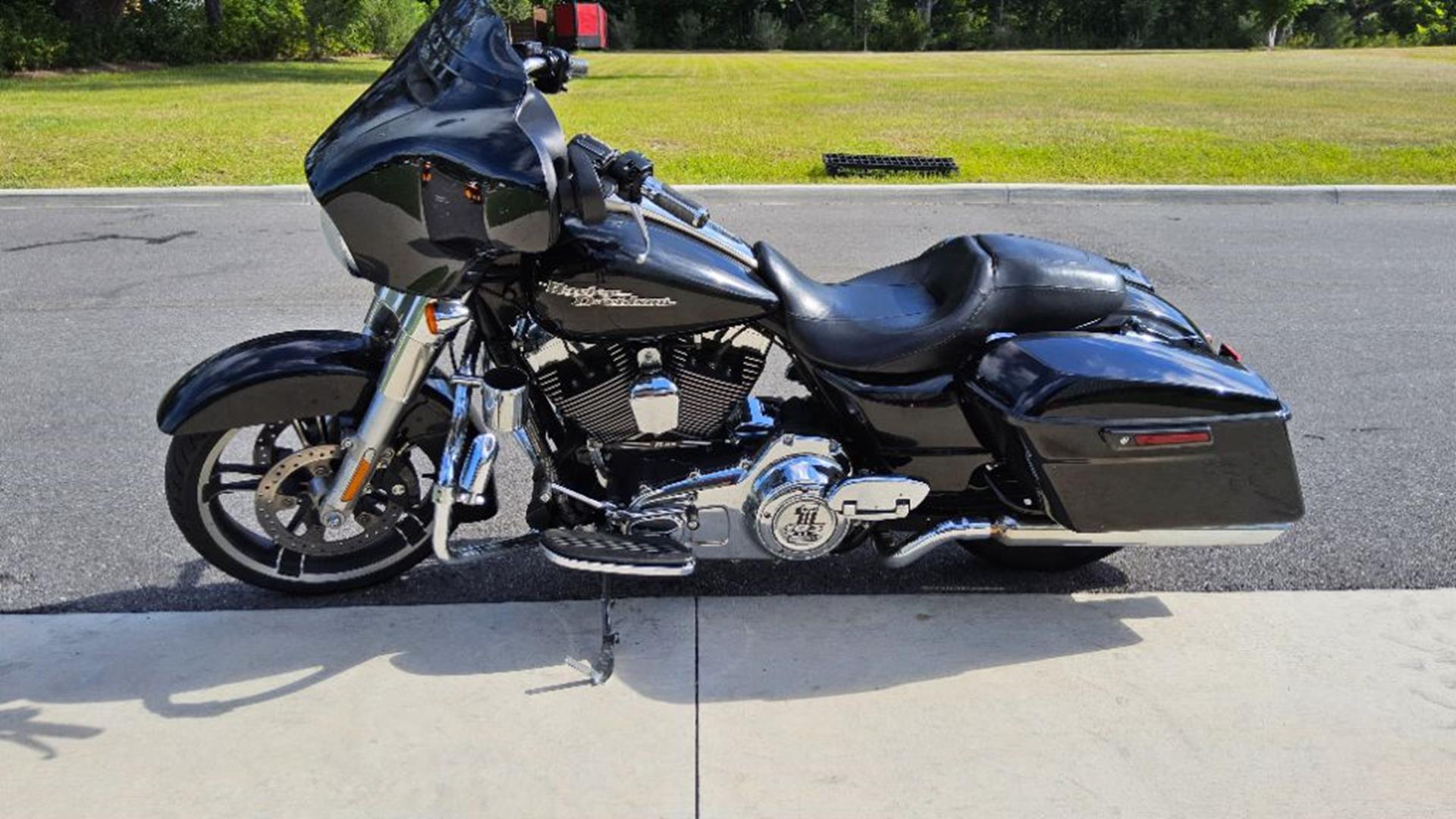 2015 Harley-Davidson Street Glide® 10