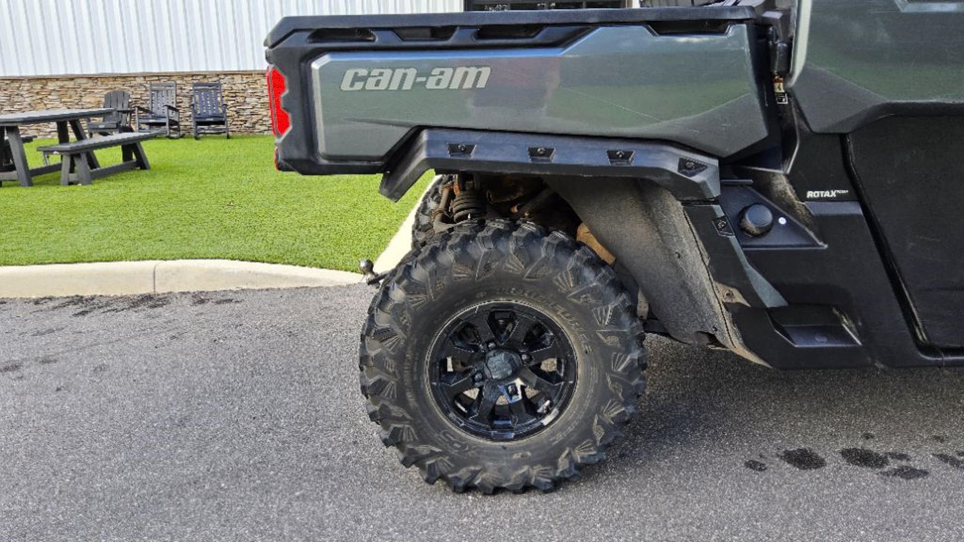 2023 Can-Am™ Defender MAX DPS HD9 3