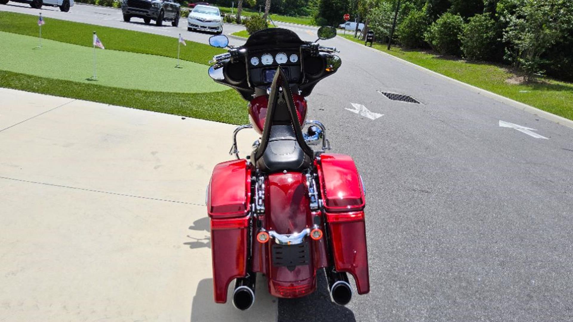 2020 Harley-Davidson Street Glide® 10