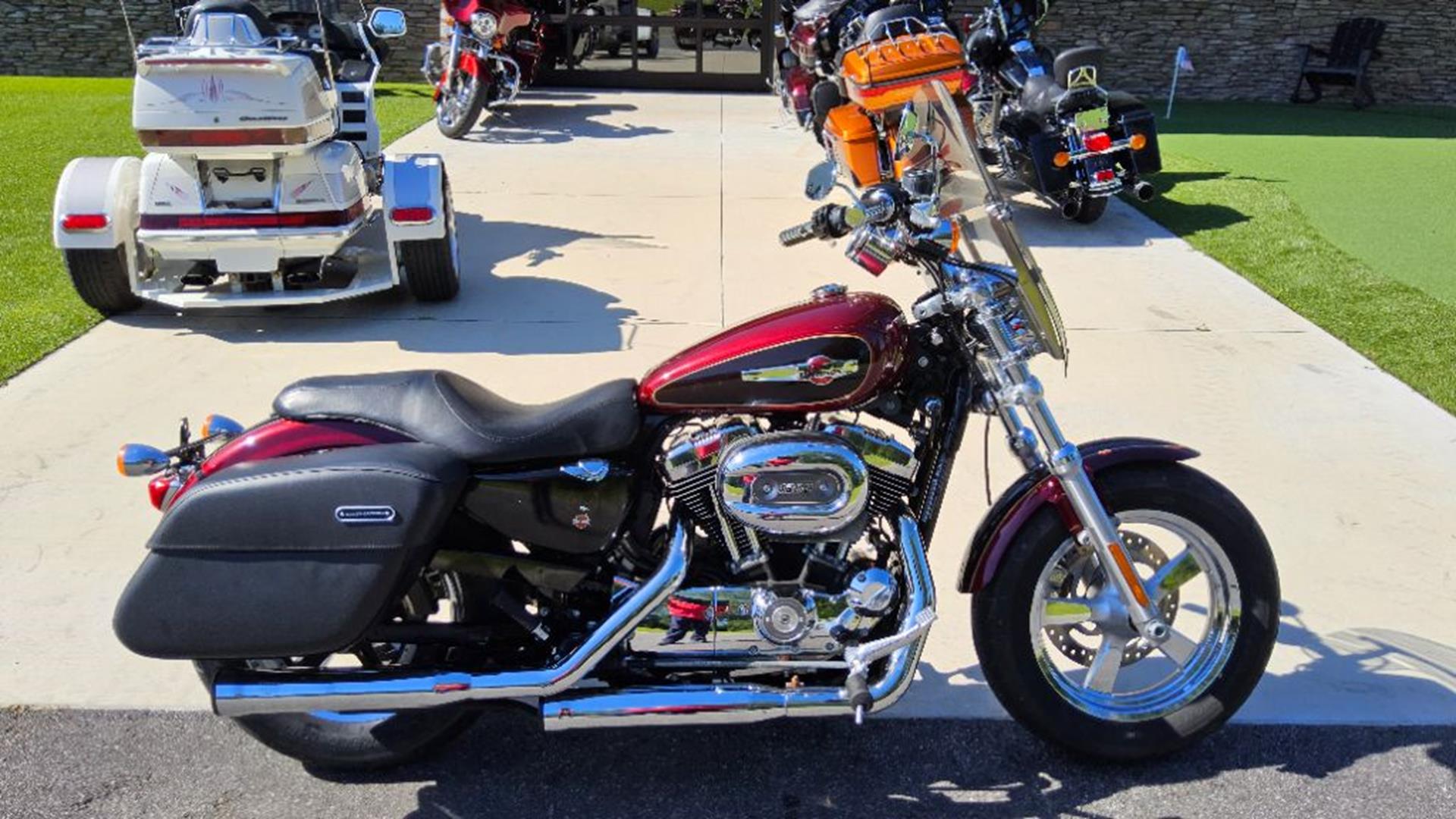 2015 Harley-Davidson 1200 Custom 1