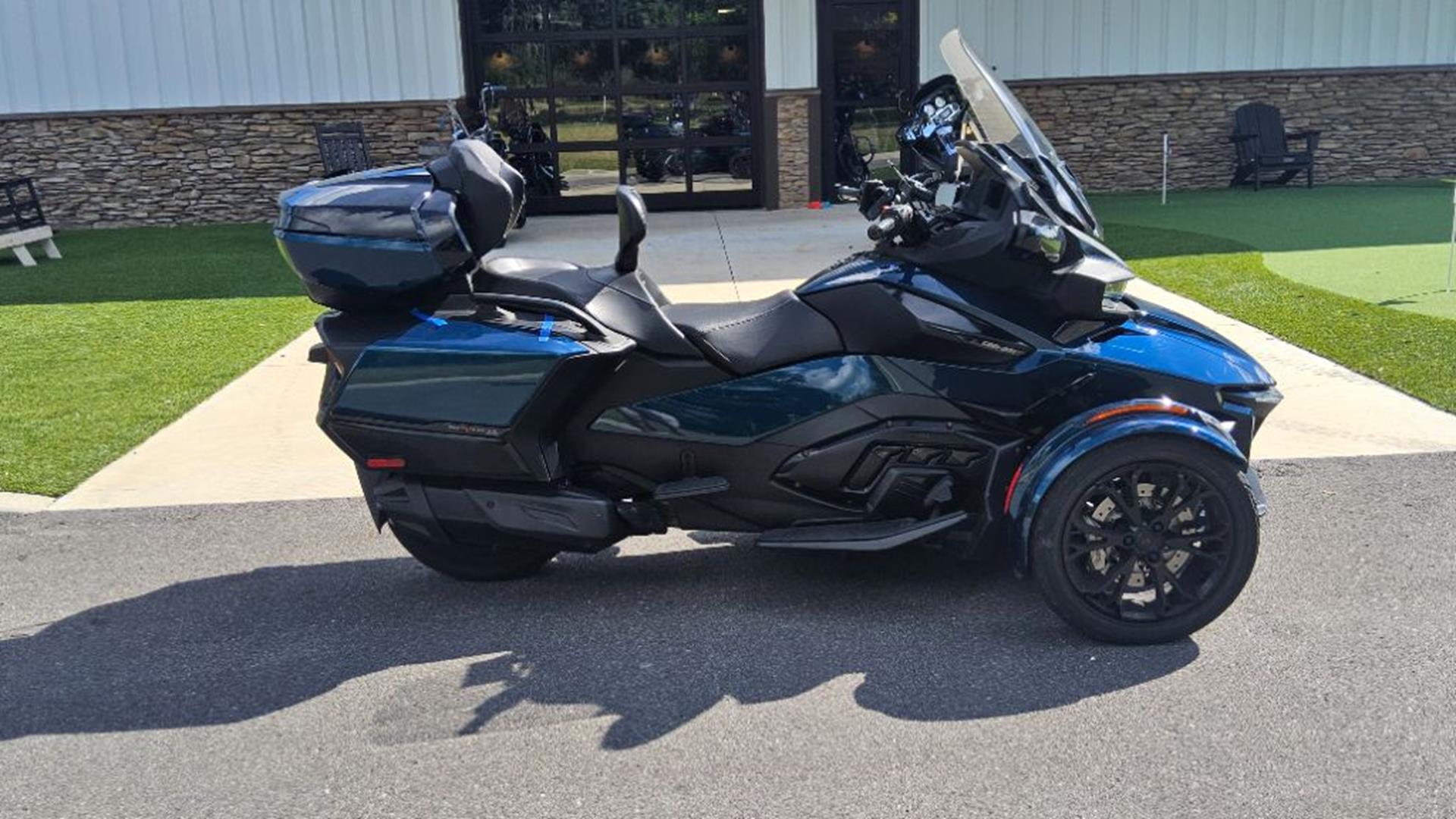 2020 Can-Am™ Spyder RT Limited 1