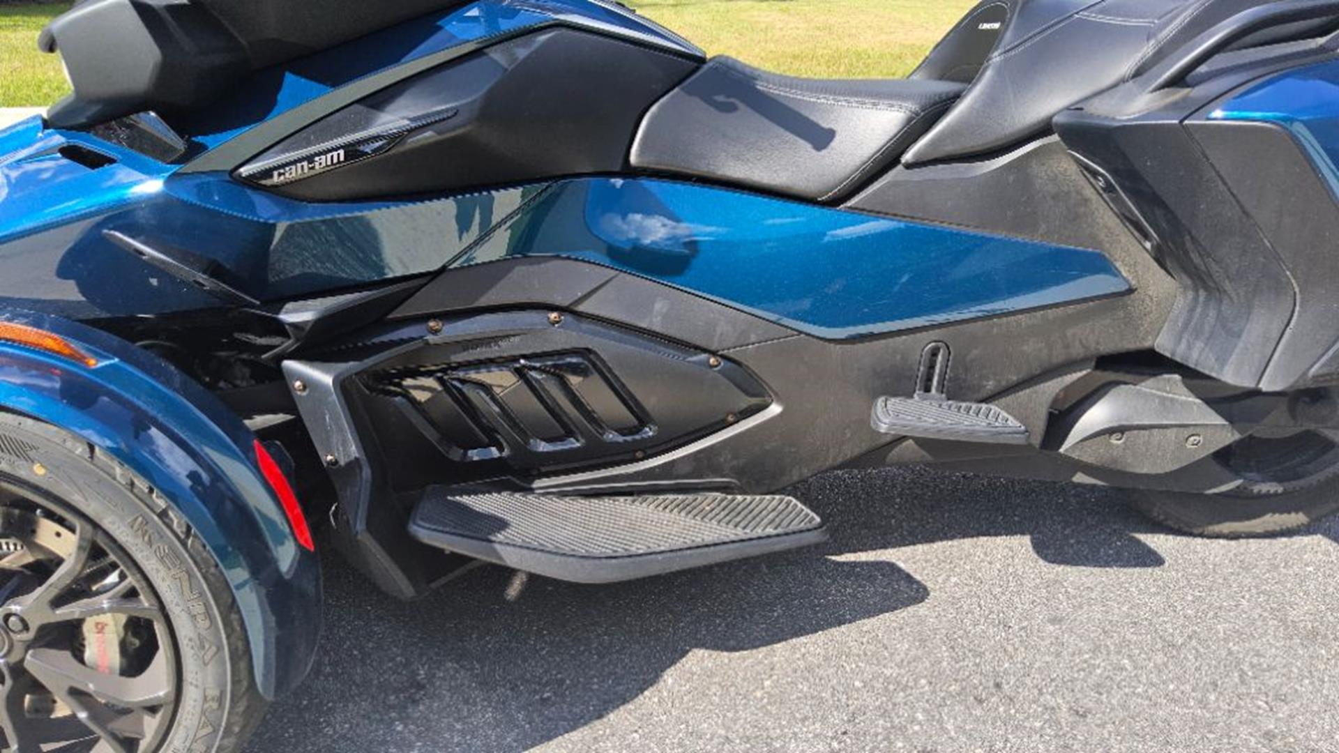 2020 Can-Am™ Spyder RT Limited 8