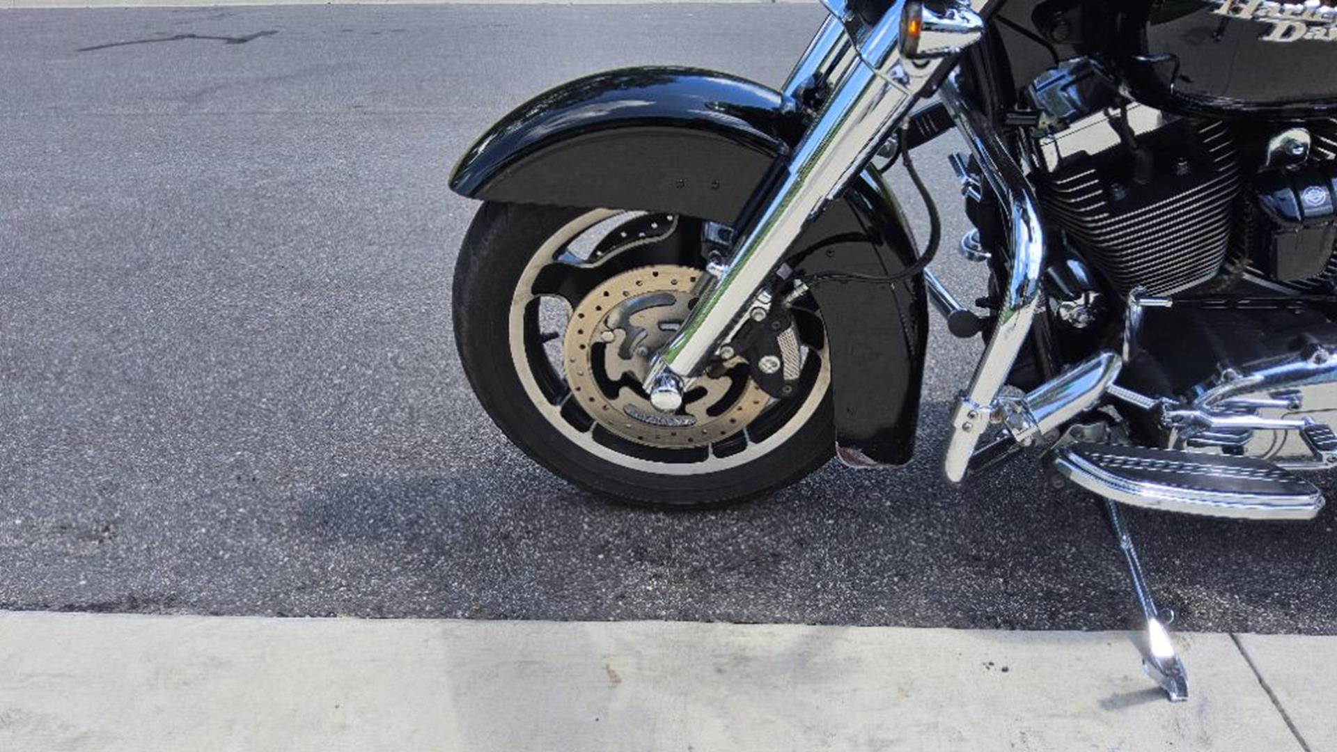 2009 Harley-Davidson Street Glide® 7