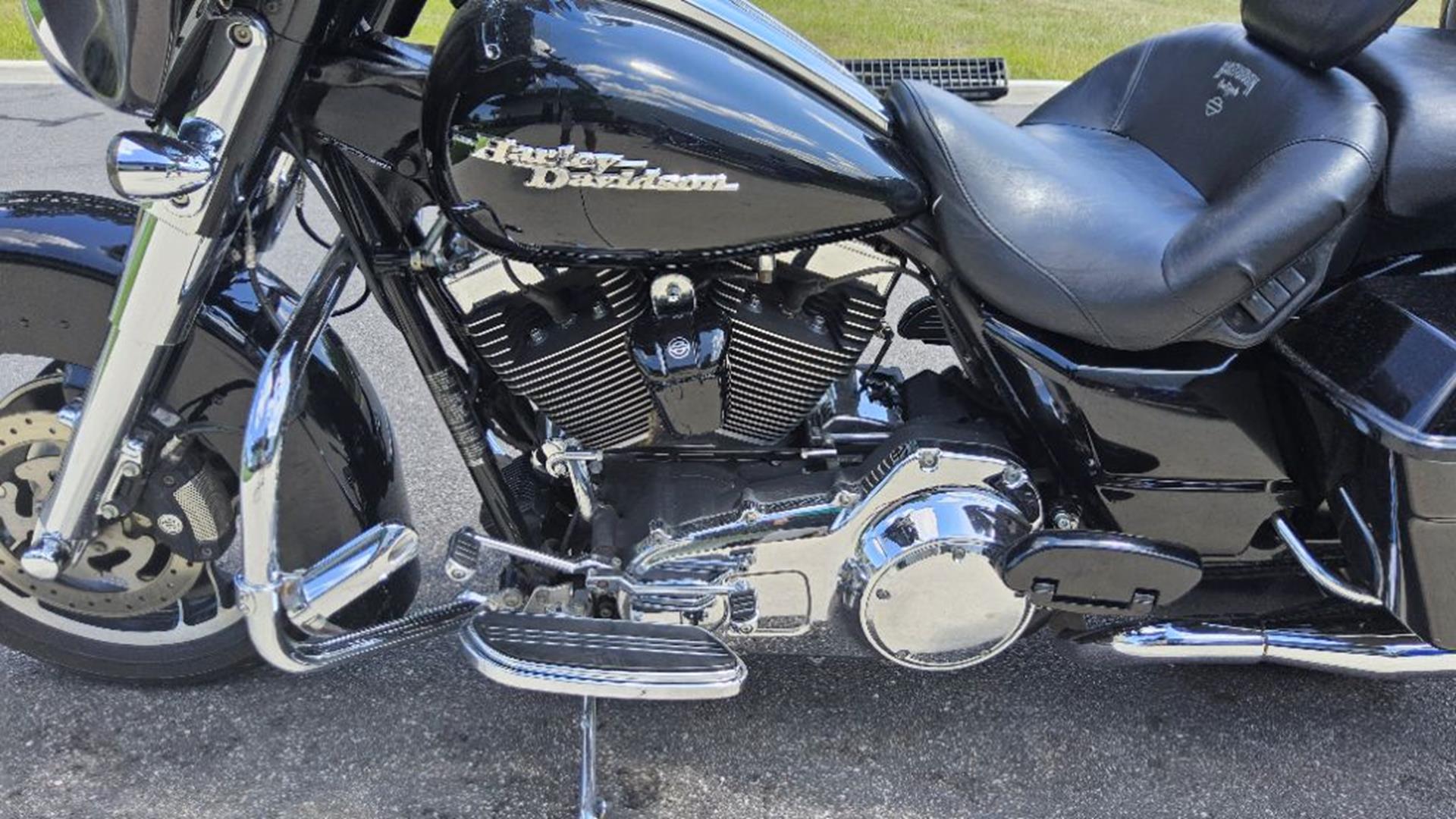 2009 Harley-Davidson Street Glide® 8