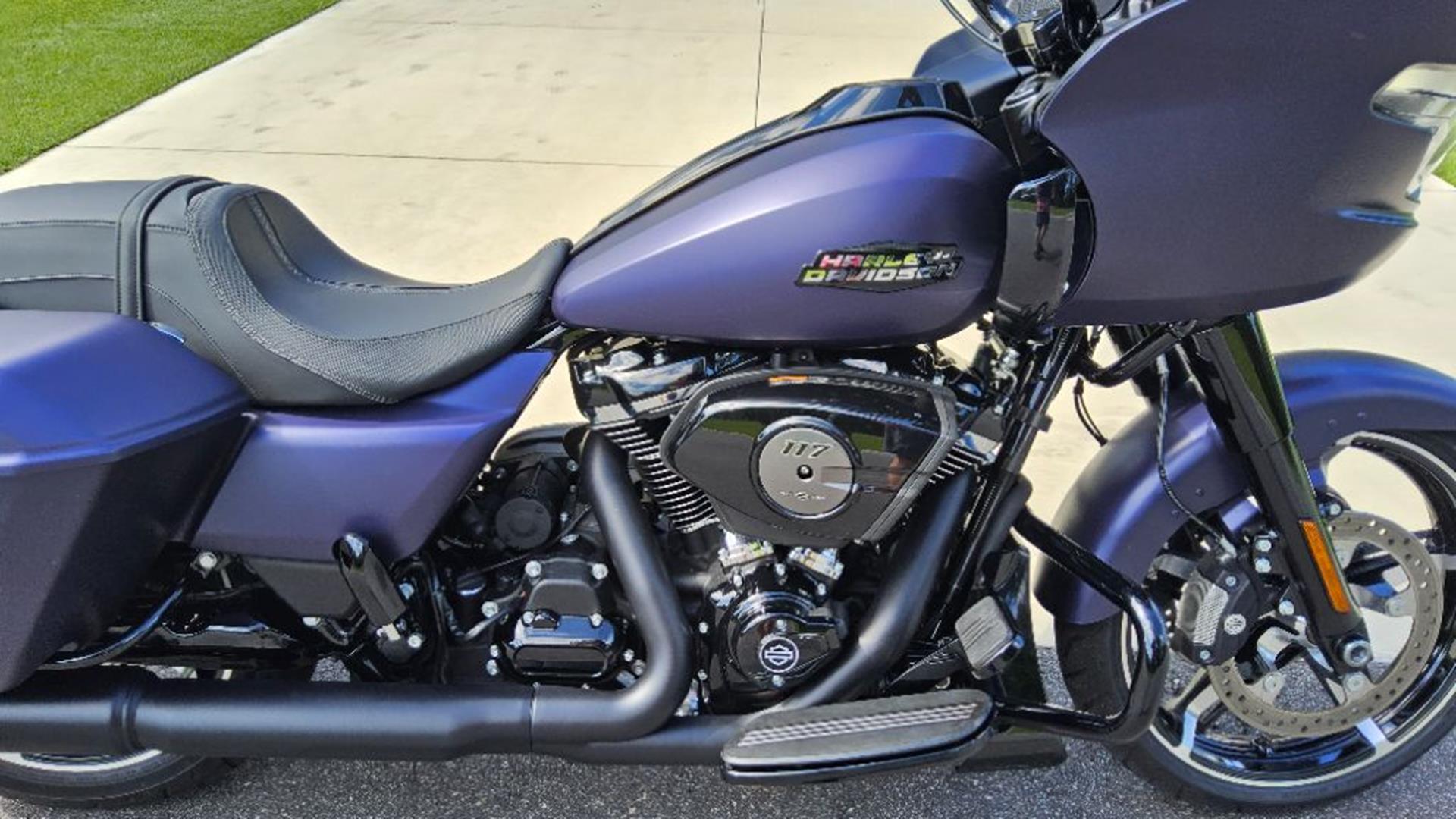 2025 Harley-Davidson Road Glide® 4