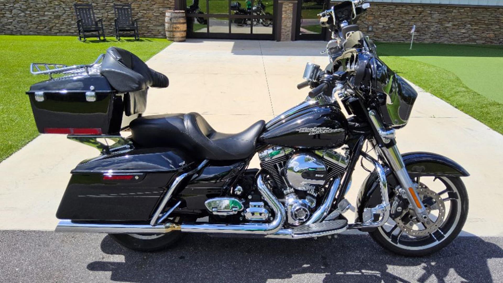 2016 Harley-Davidson Street Glide® Special 1