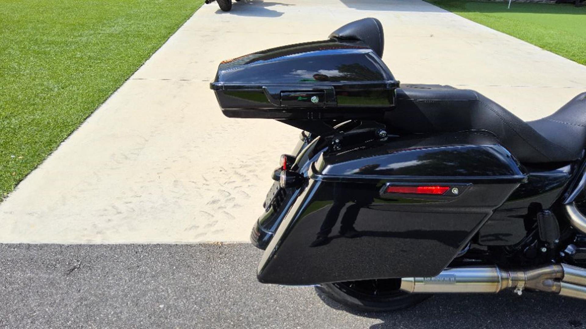2019 Harley-Davidson Road Glide® Special 3