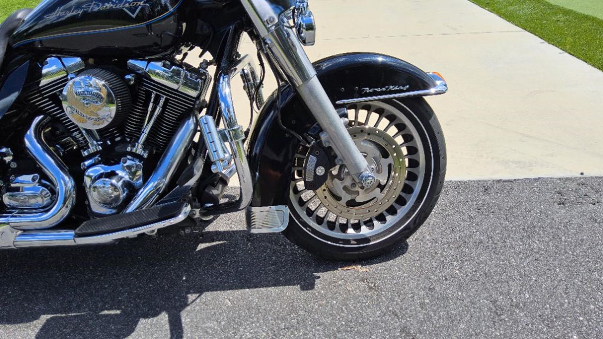 2012 Harley-Davidson Road King® 5