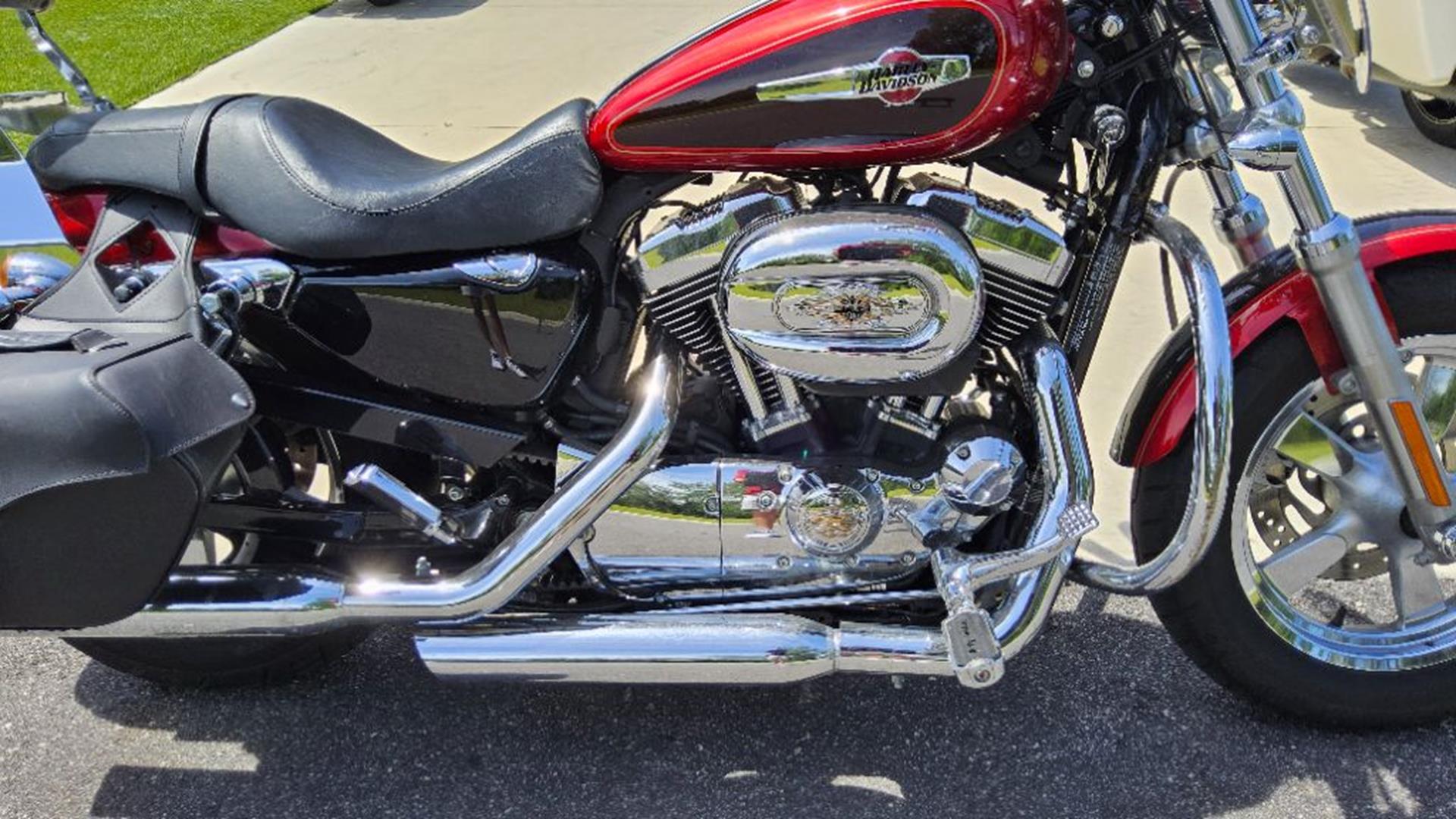 2012 Harley-Davidson Sportster® 1200 Custom 4