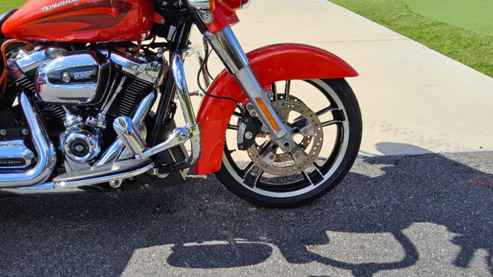 2017 Harley-Davidson Street Glide® 5