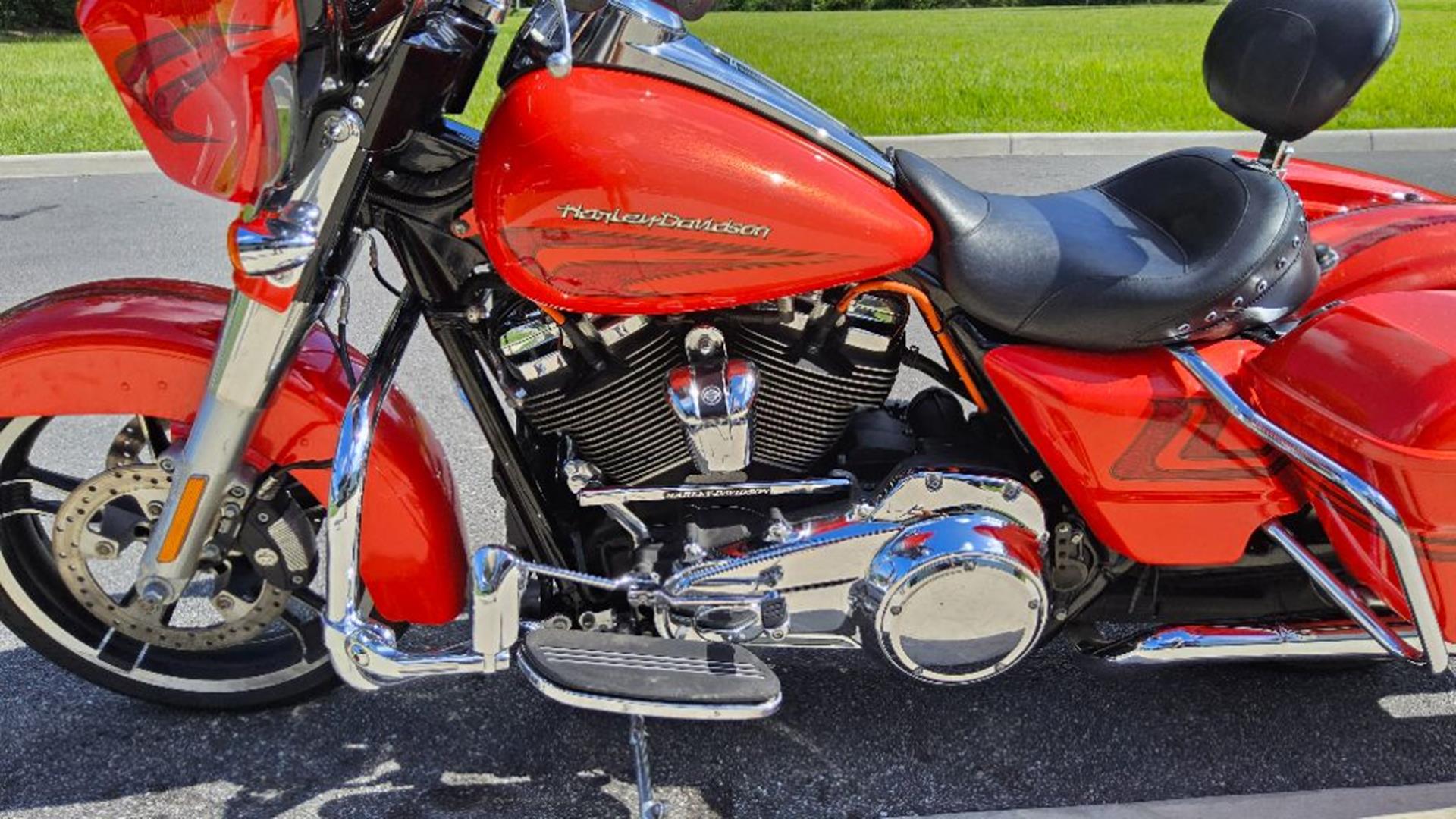 2017 Harley-Davidson Street Glide® 8