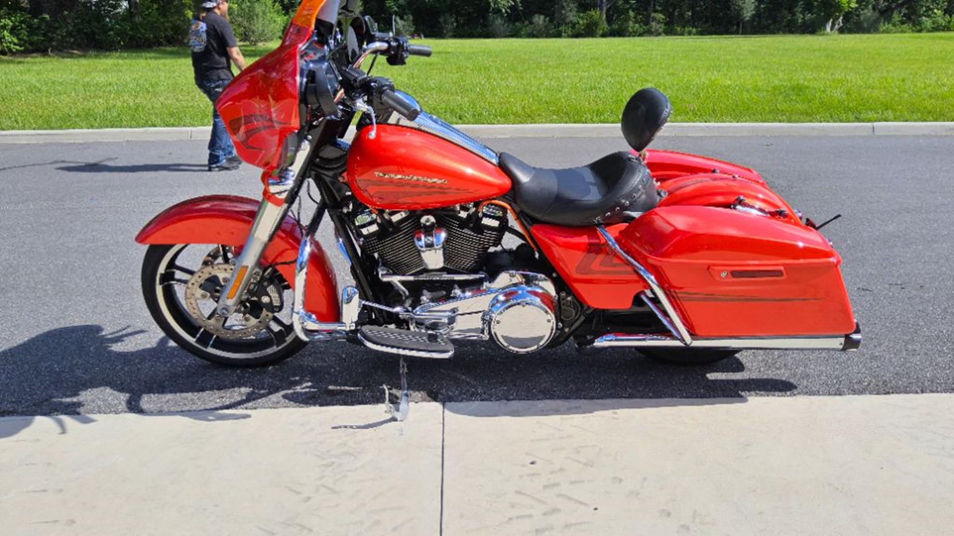 2017 Harley-Davidson Street Glide® 10