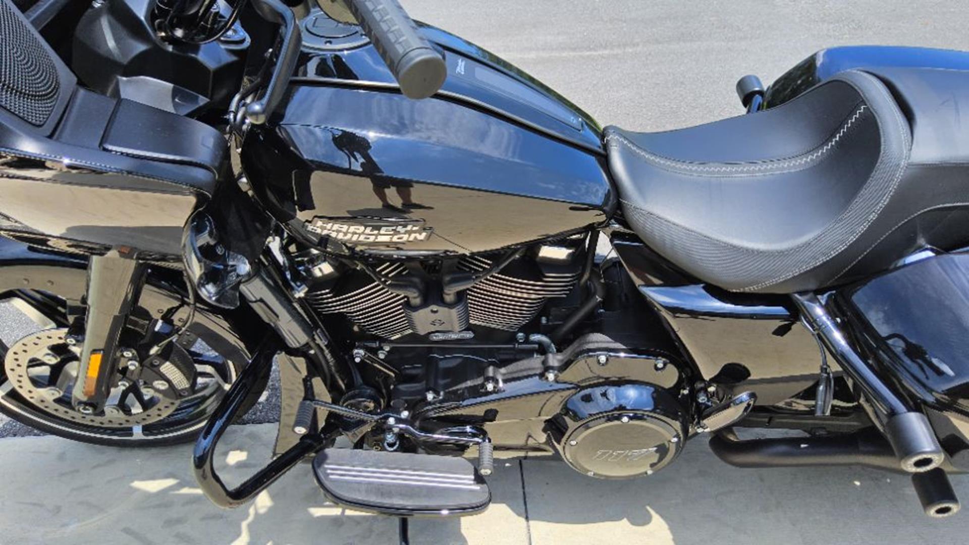 2024 Harley-Davidson Road Glide® 8