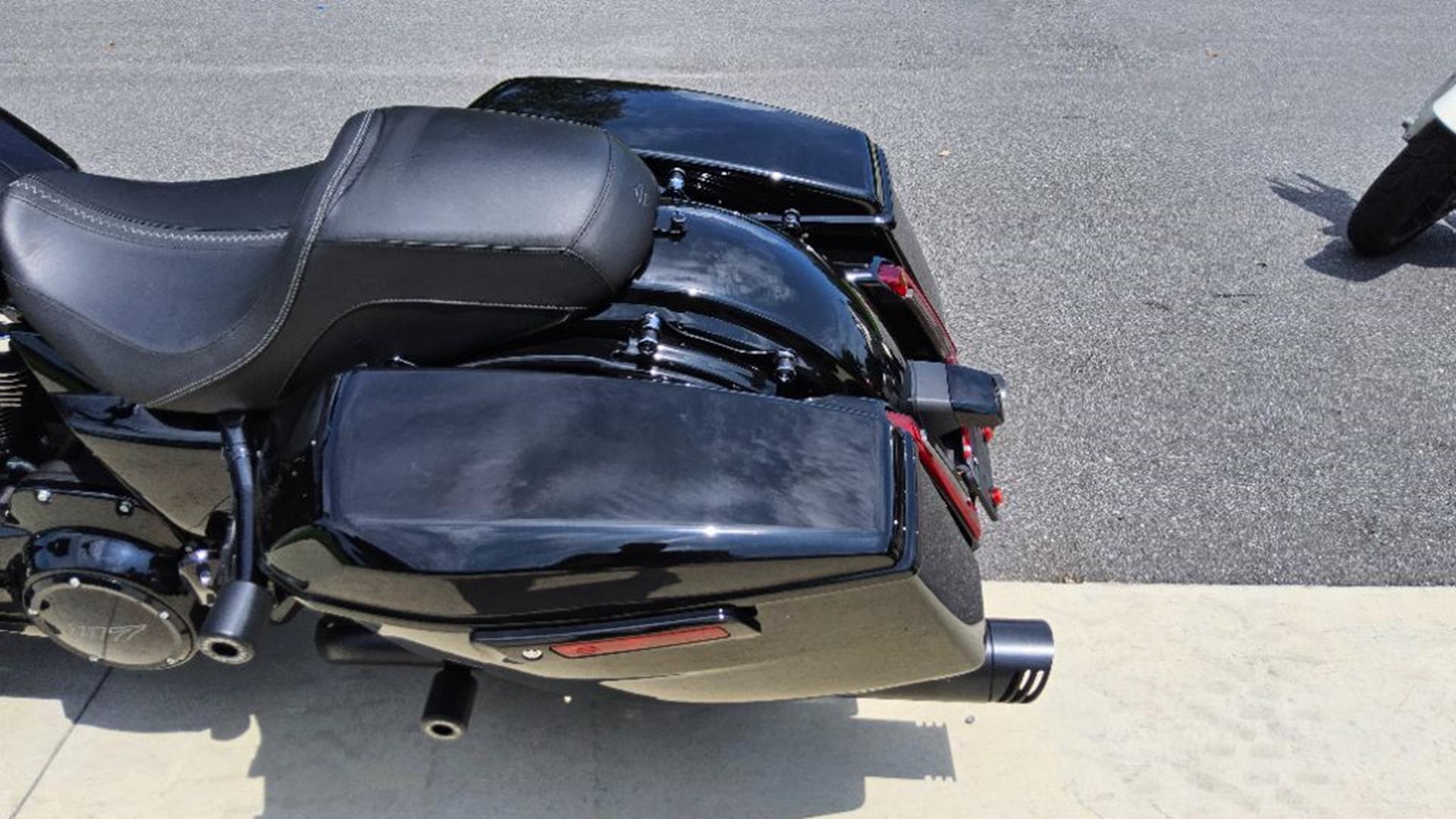 2024 Harley-Davidson Road Glide® 9
