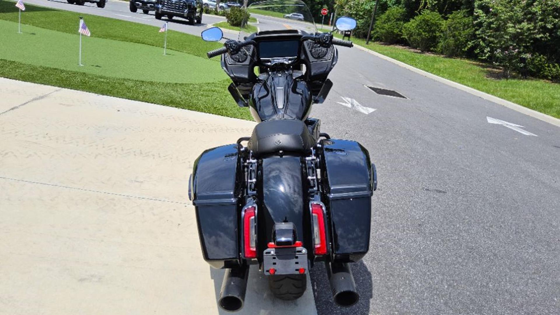 2024 Harley-Davidson Road Glide® 10